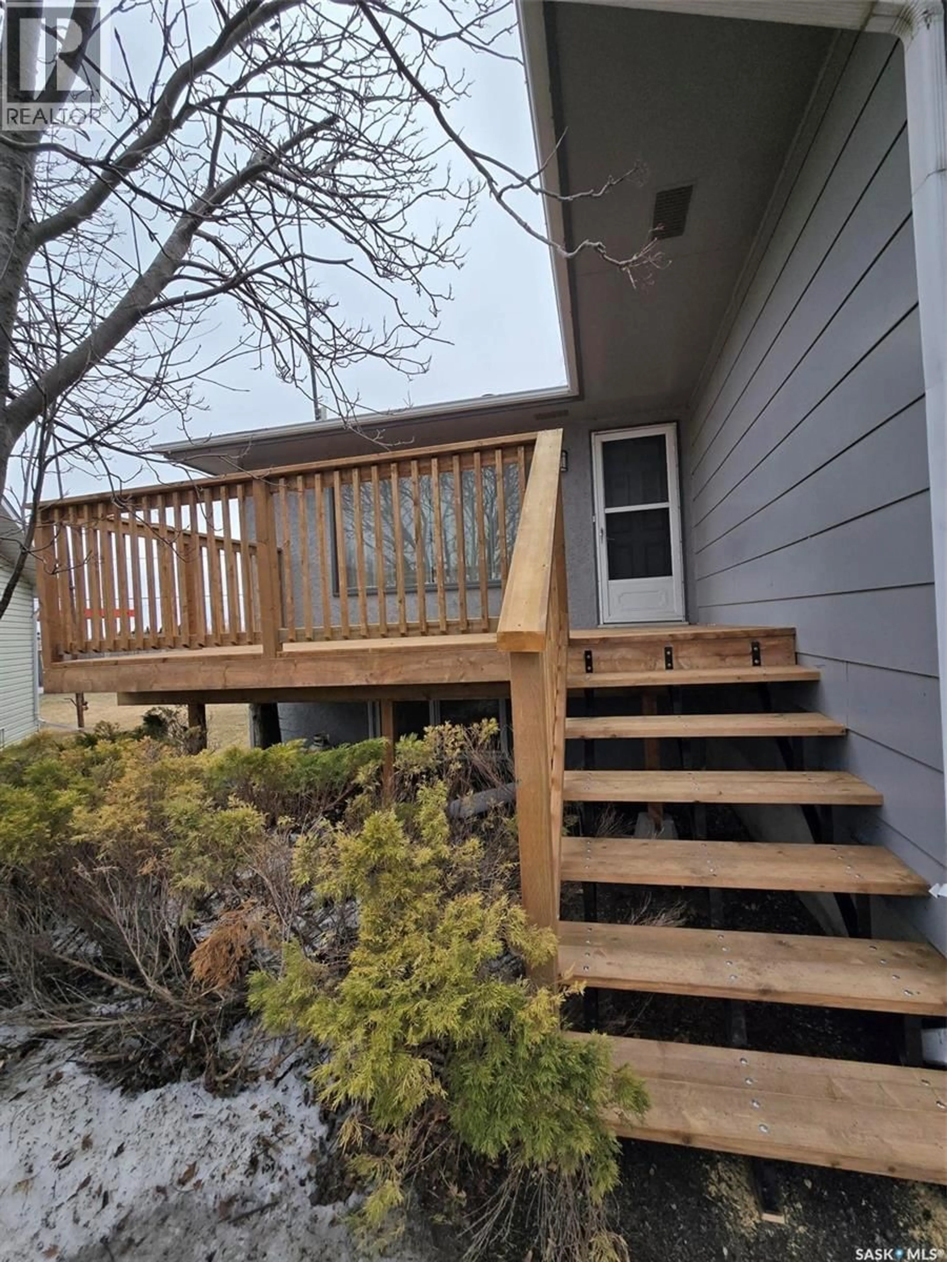 Stairs for 1001 ANDERSON PLACE, Grenfell Saskatchewan S0G2B0