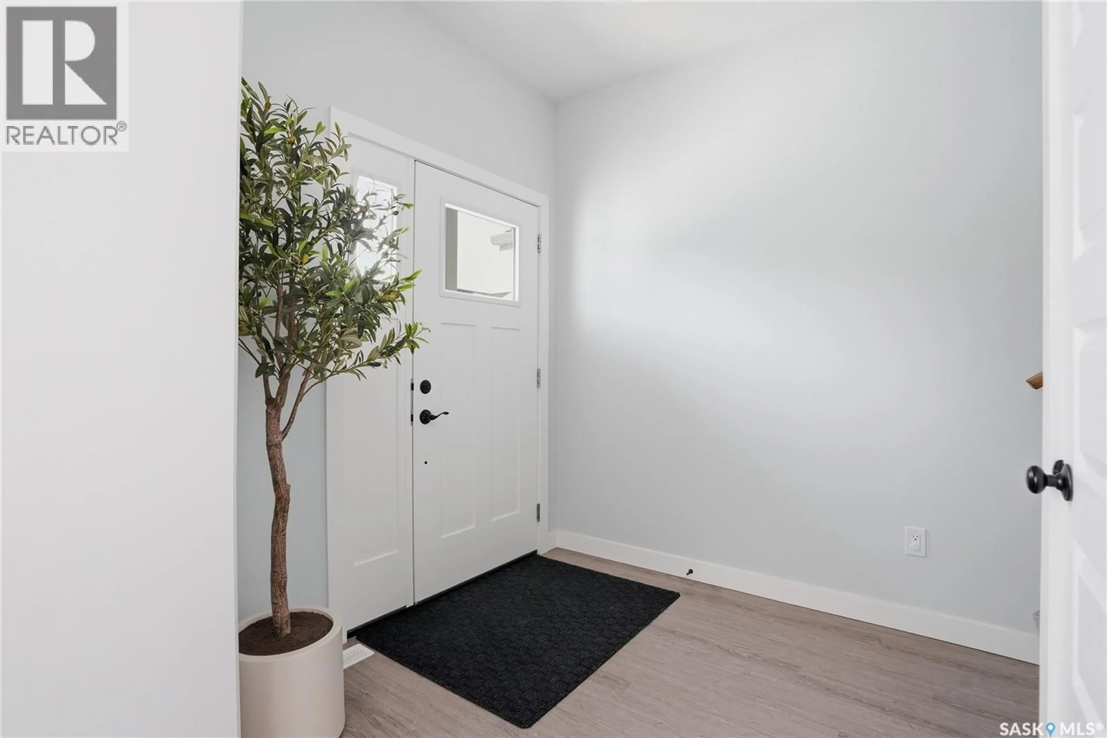 Indoor entryway for 1047 BRIGHTON GATE, Saskatoon Saskatchewan S7V1S5