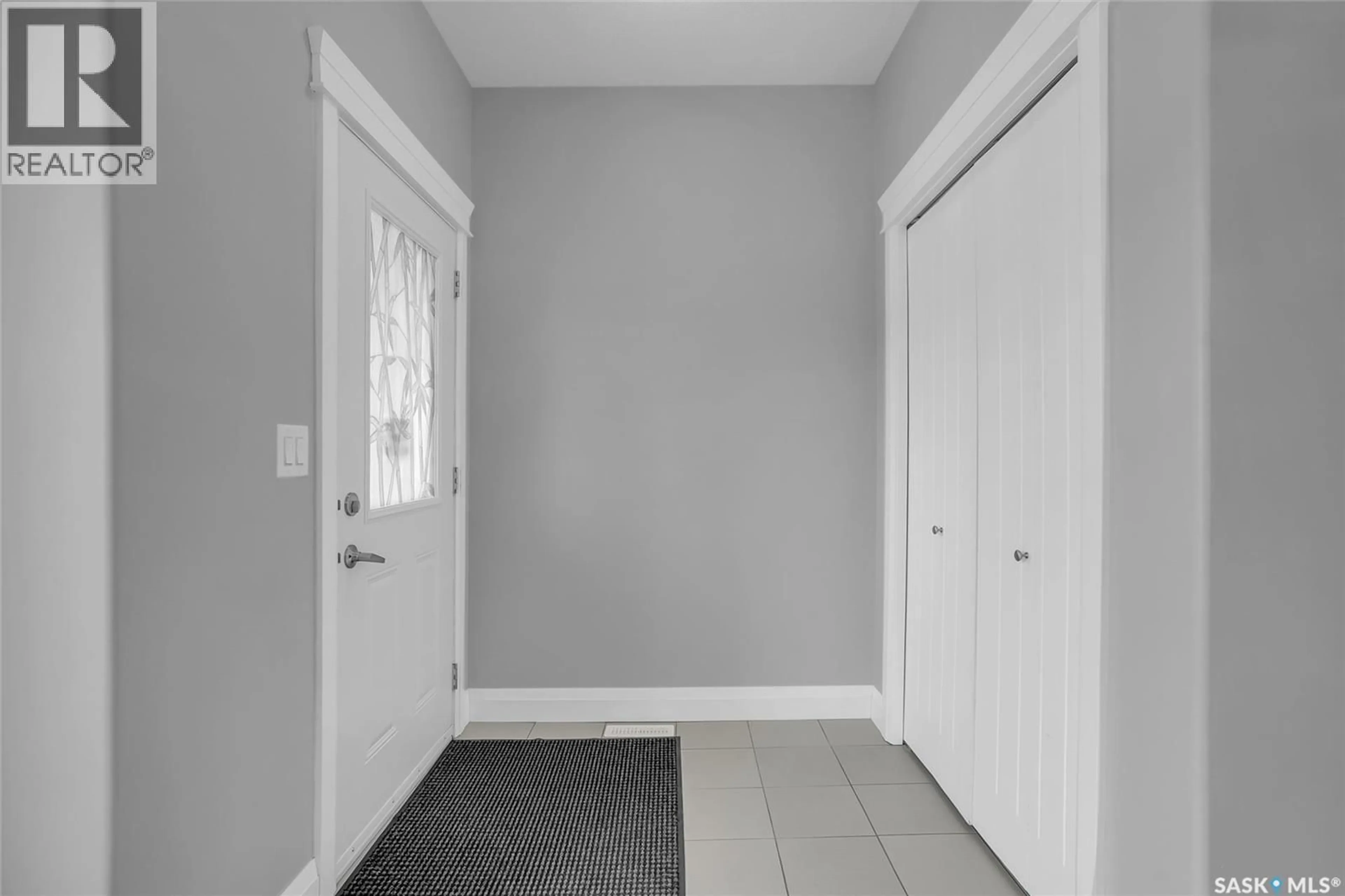 Indoor entryway for N - 24 111 ROSEWOOD GATE, Saskatoon Saskatchewan S7V0E5