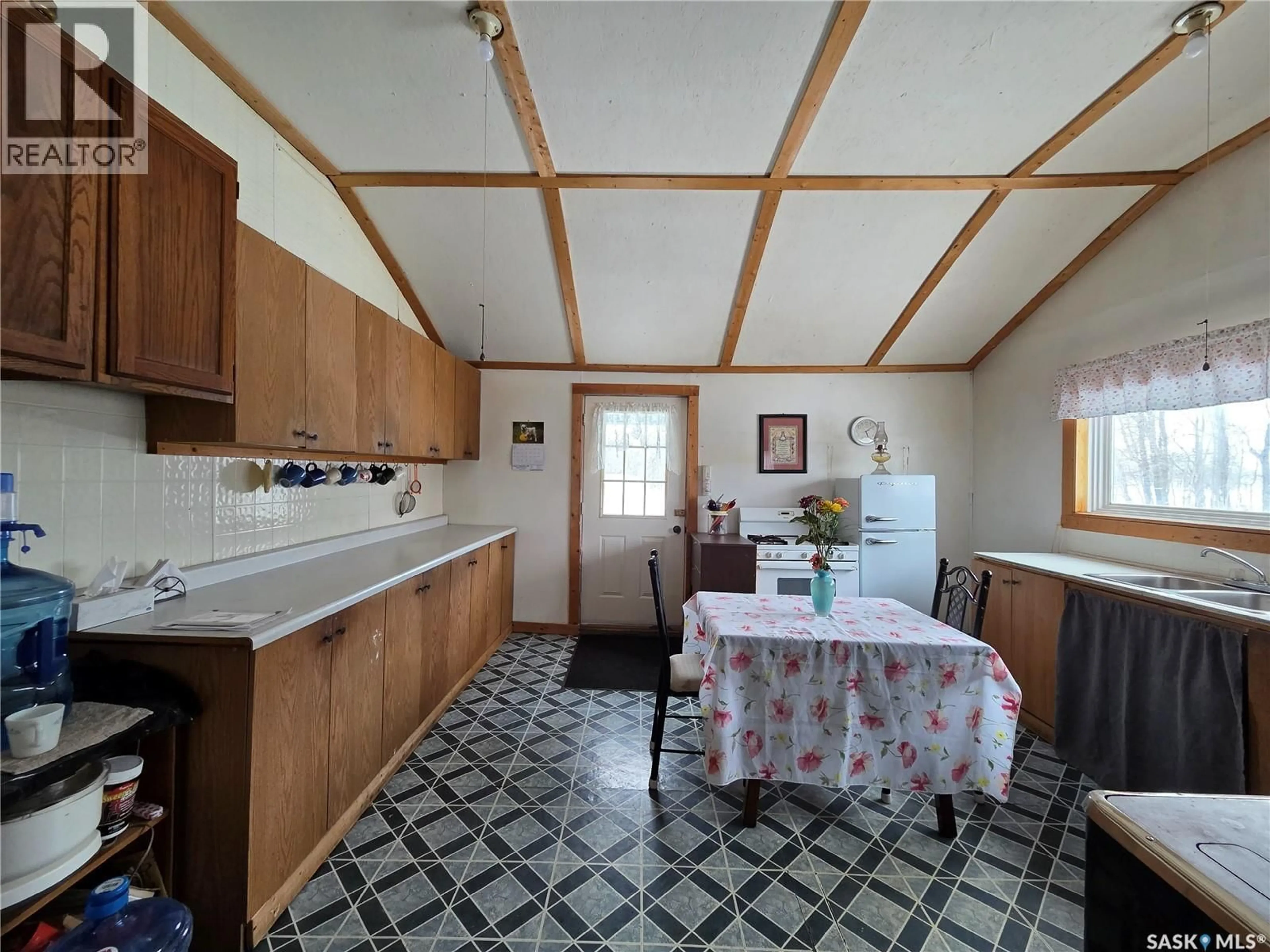 Standard kitchen, ceramic/tile floor for 2081 - 35061 RANGE RD RNG-RD, Hazel Dell Rm No. 335 Saskatchewan S0A2X0