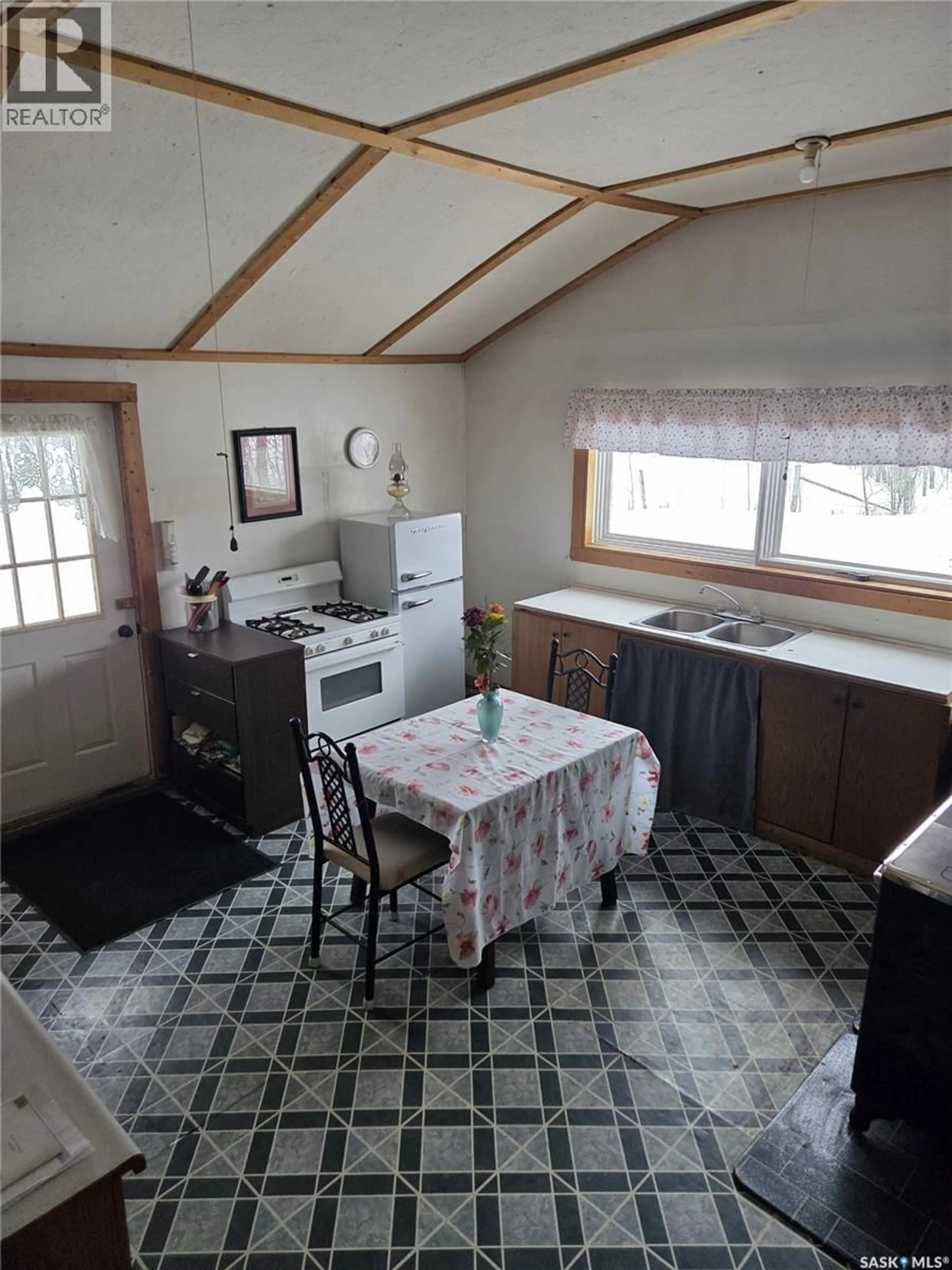 Standard kitchen, unknown for 2081 - 35061 RANGE RD RNG-RD, Hazel Dell Rm No. 335 Saskatchewan S0A2X0