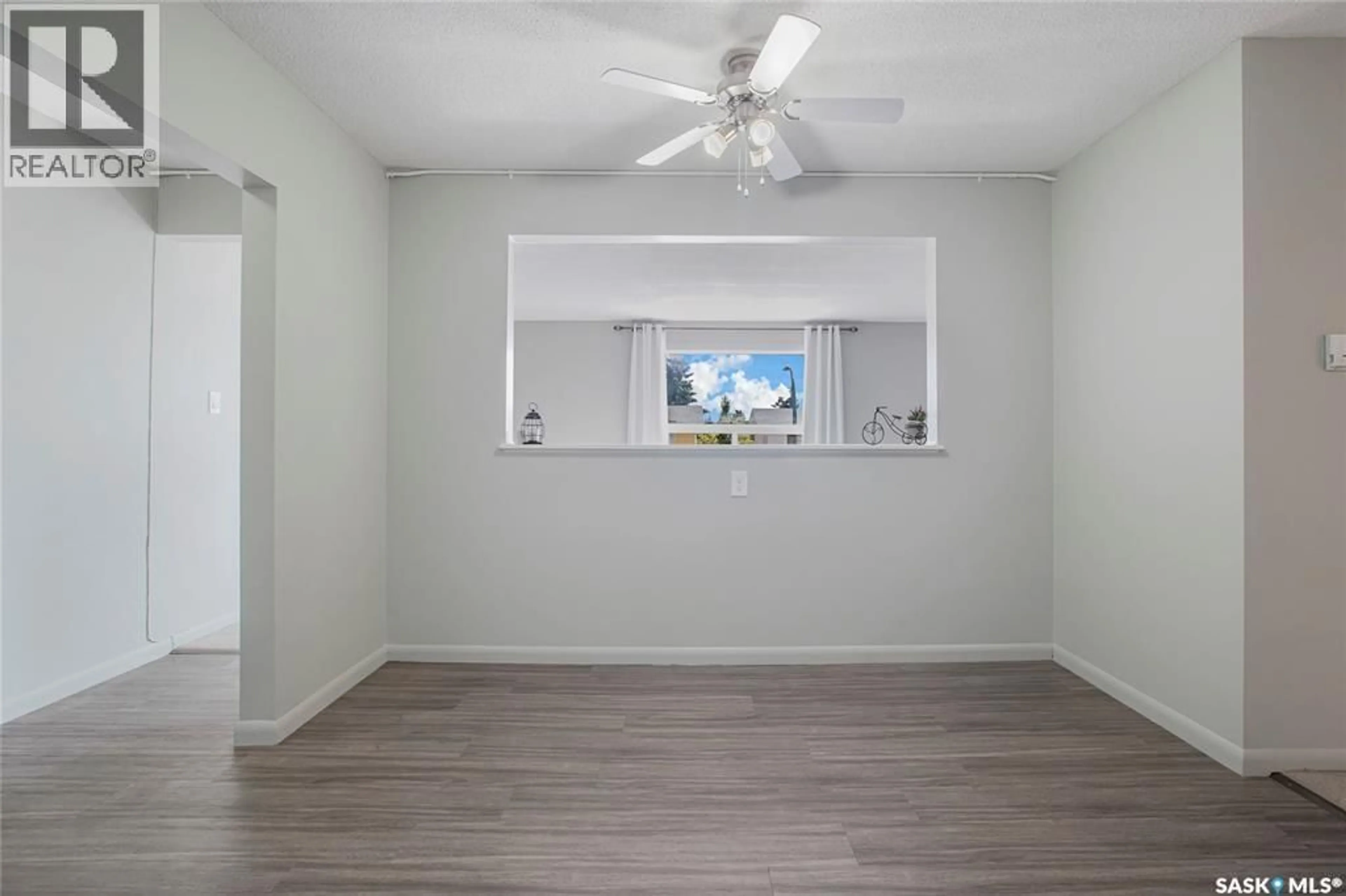 A pic of a room for E - 32 3113 7TH STREET, Saskatoon Saskatchewan S7H1B2