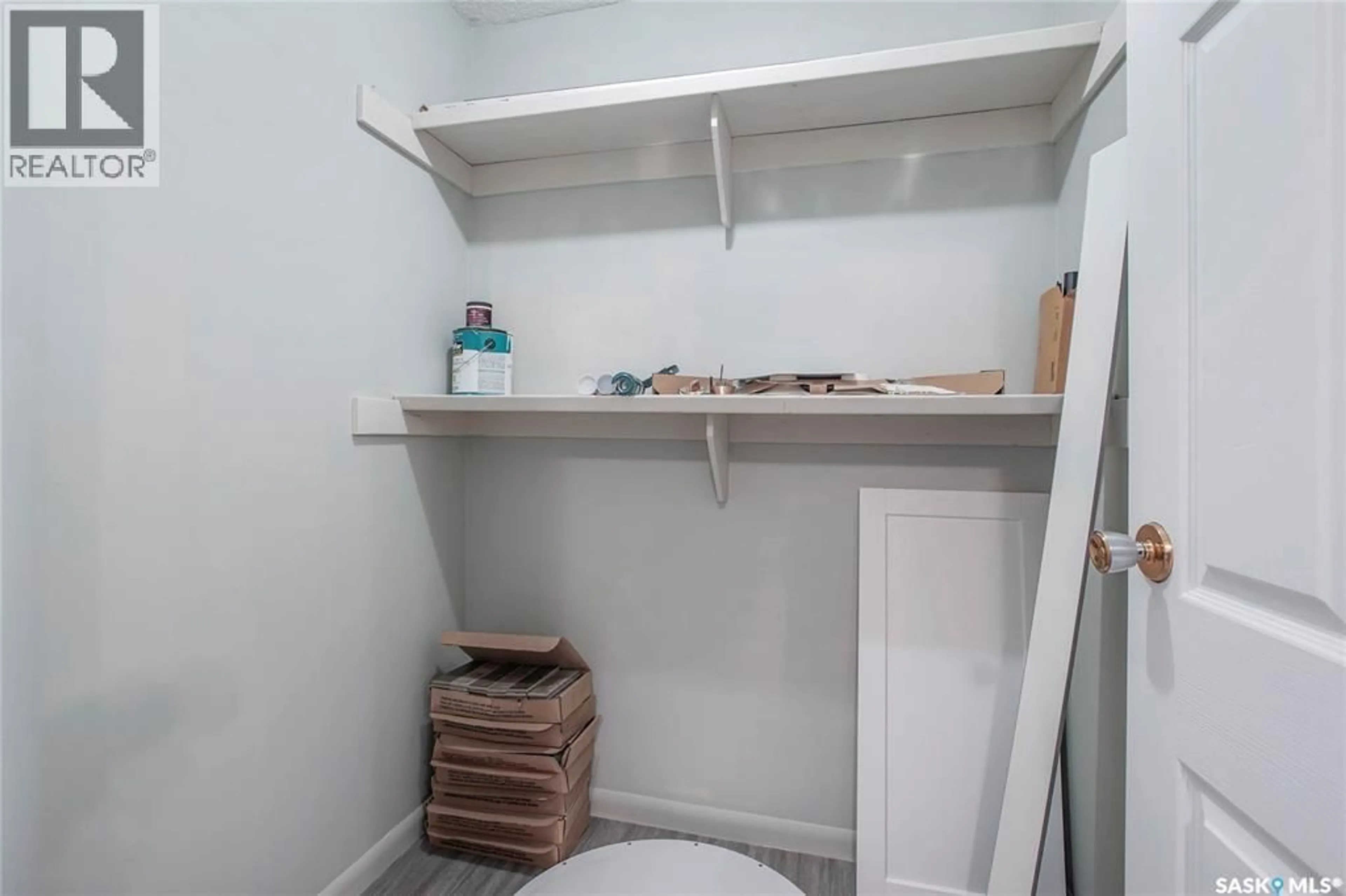 A pic of a room for E - 32 3113 7TH STREET, Saskatoon Saskatchewan S7H1B2