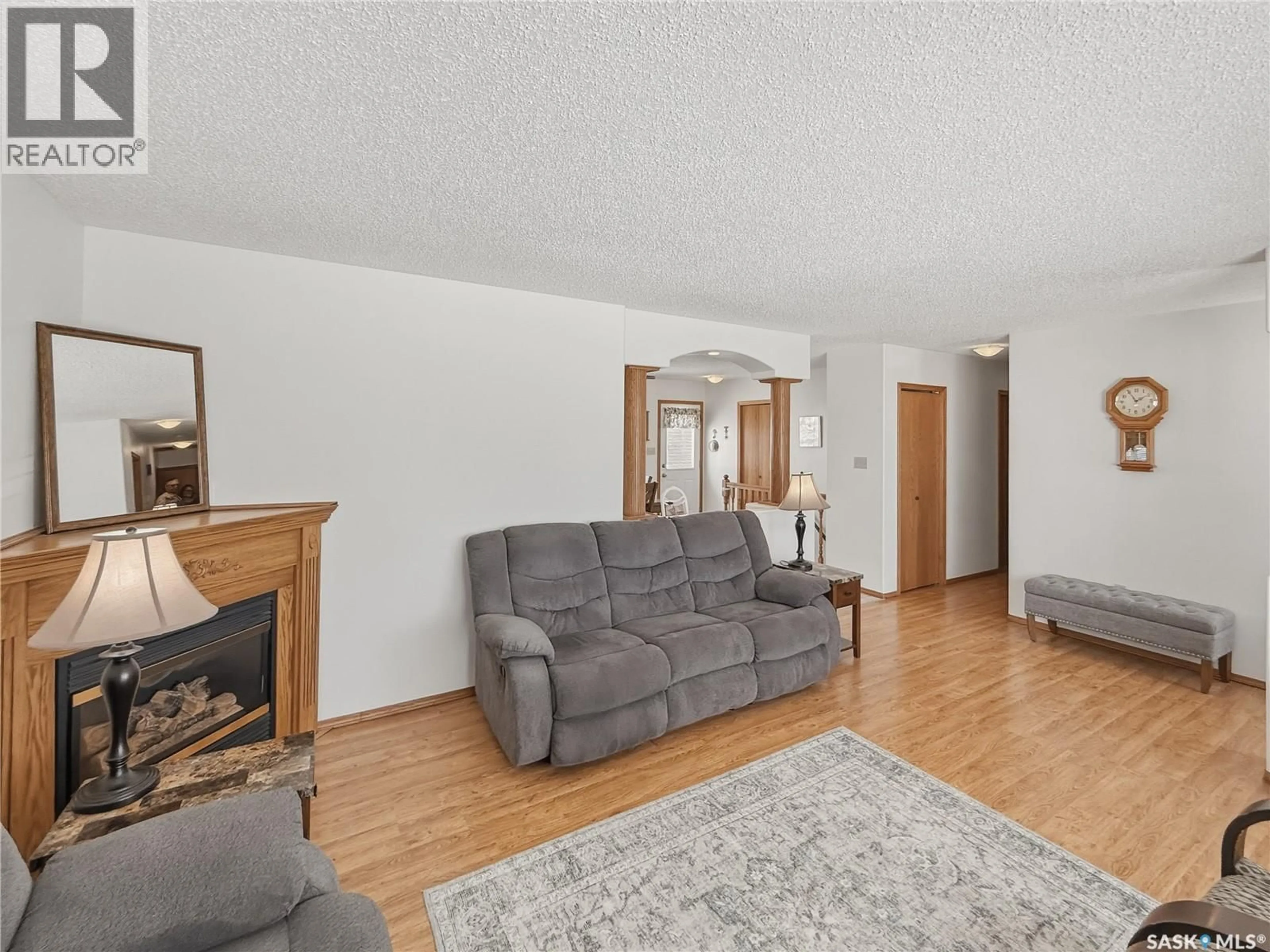 Living room with furniture, unknown for 533 PALLISER DRIVE, Swift Current Saskatchewan S9H5C6