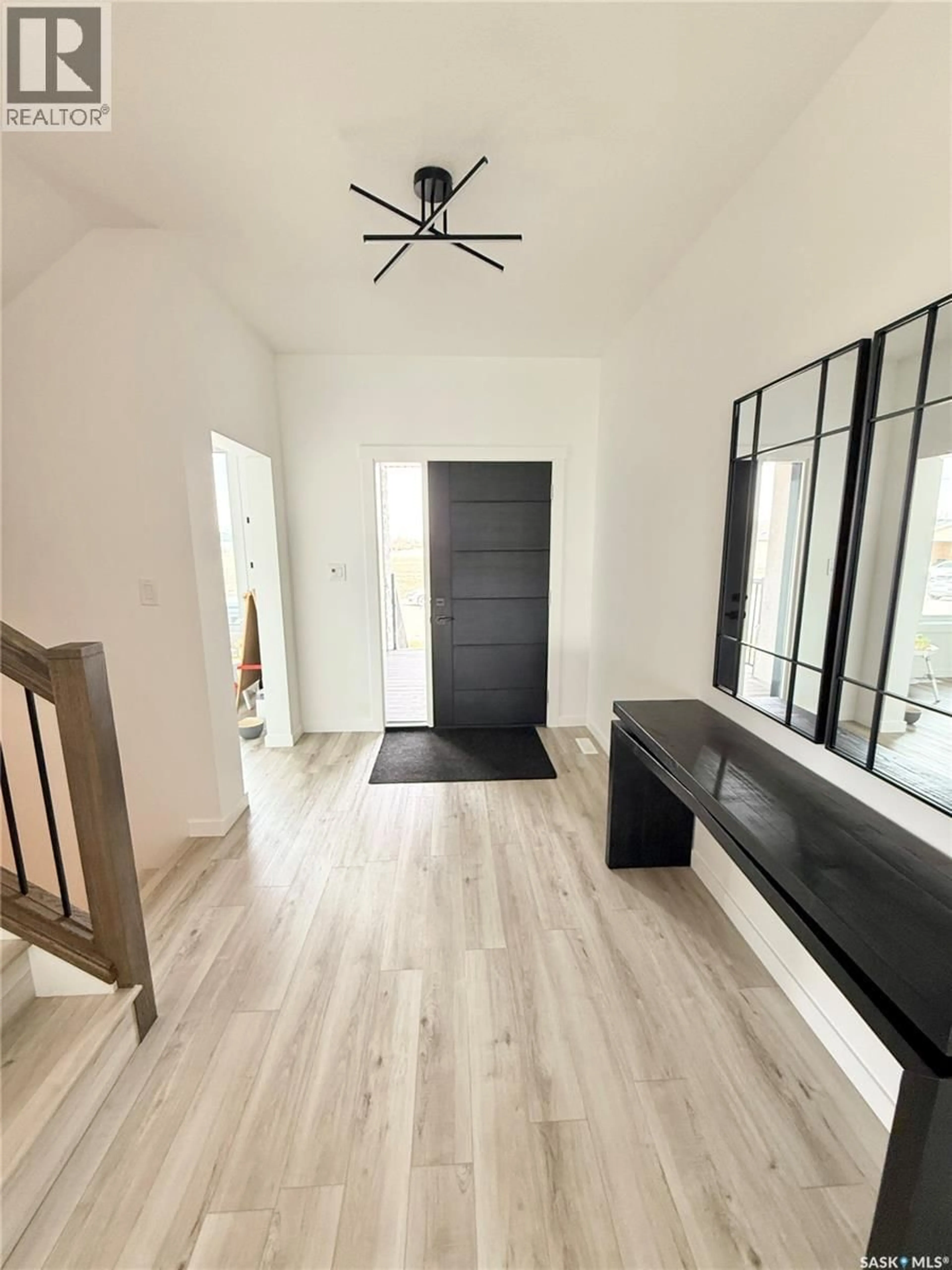 Indoor entryway for 150 DELAET DRIVE, Weyburn Saskatchewan S4H3B9