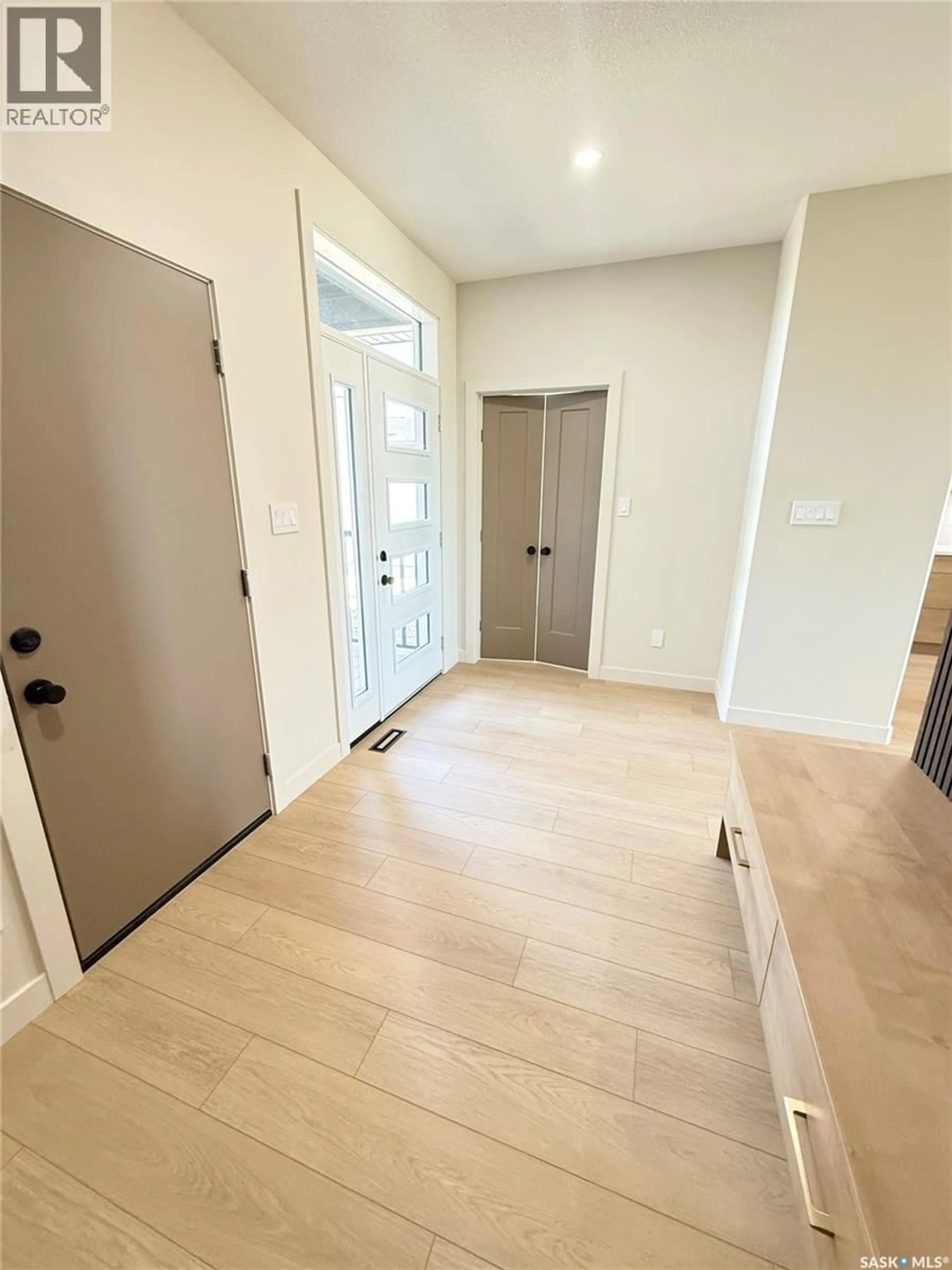 Indoor entryway for 161 DELAET DRIVE, Weyburn Saskatchewan S4H3B9