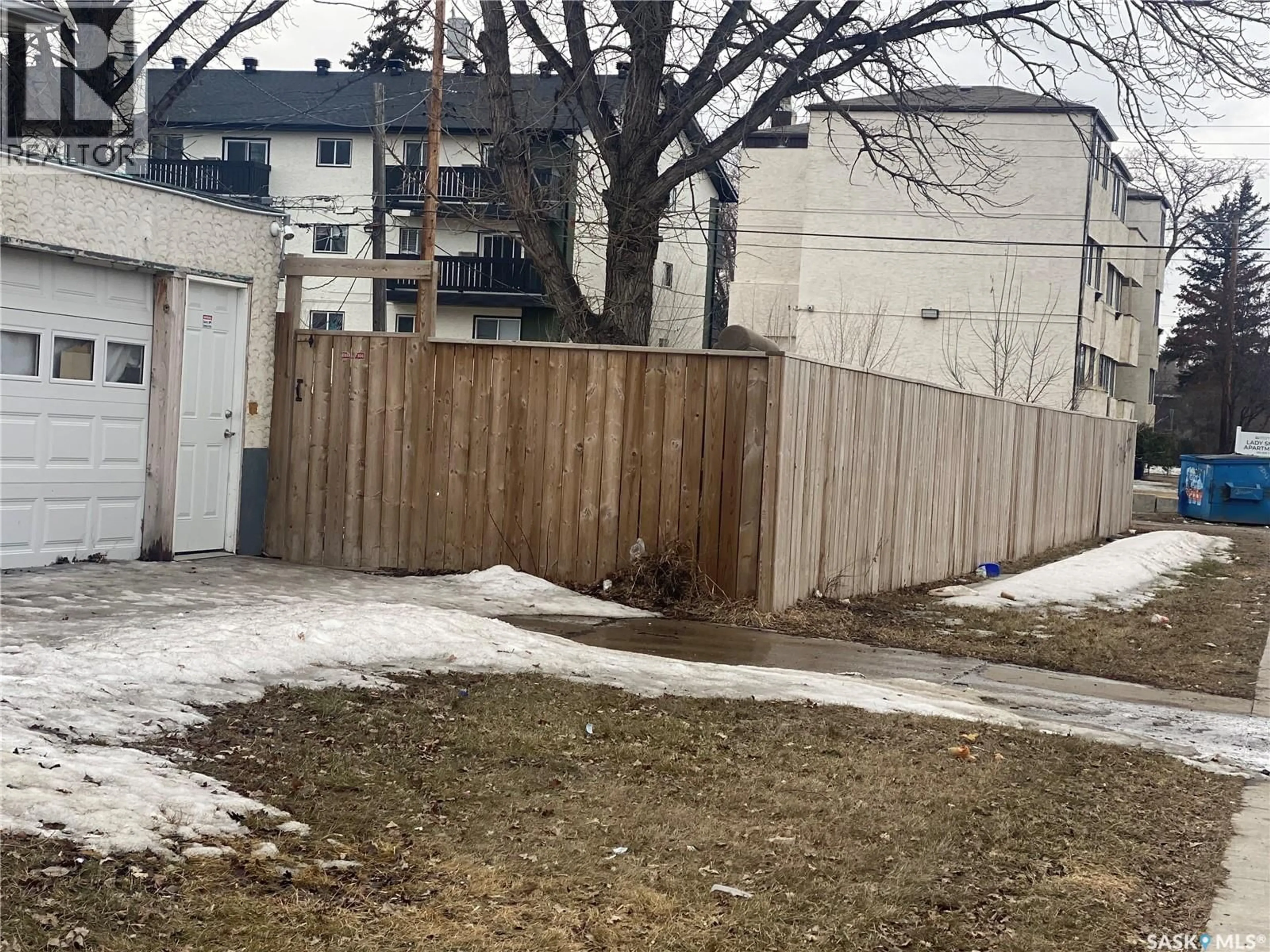 Shed for 201 U AVENUE, Saskatoon Saskatchewan S7M3C1