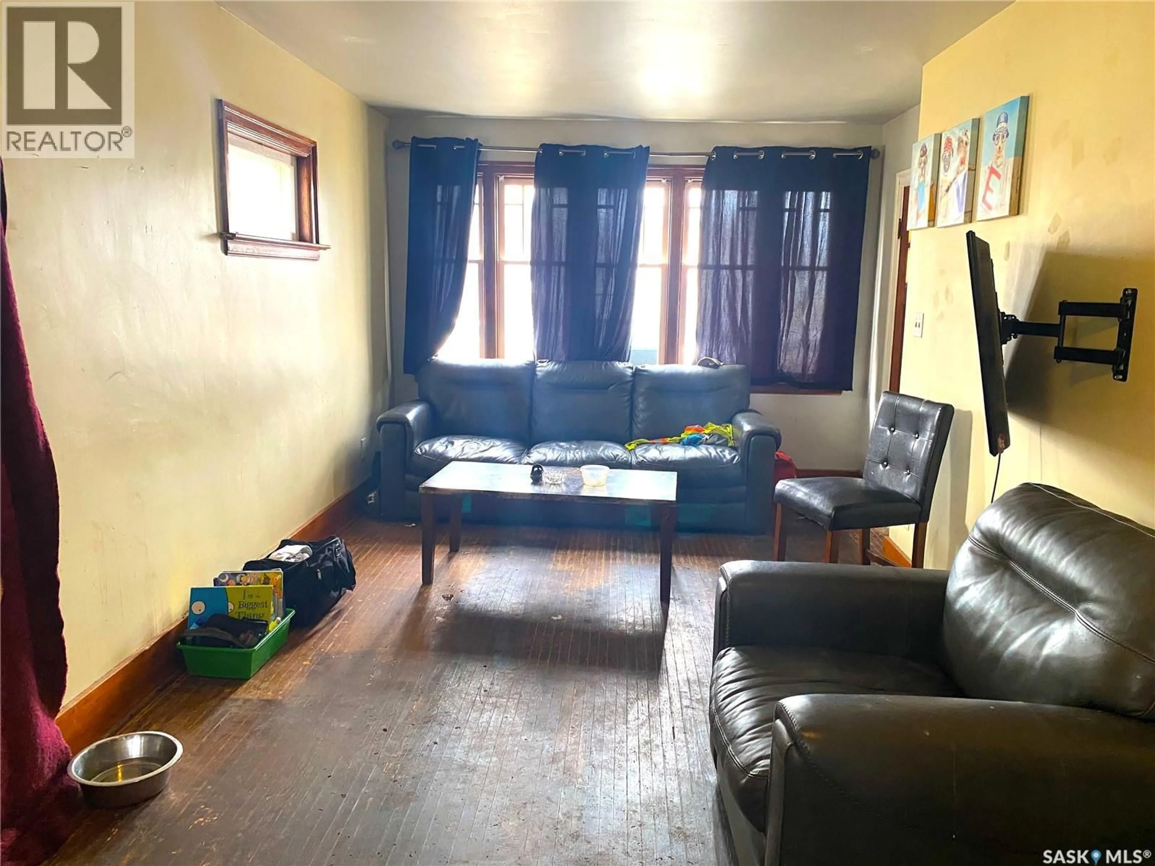 A pic of a room for 1234 G AVENUE, Saskatoon Saskatchewan S7L2A4