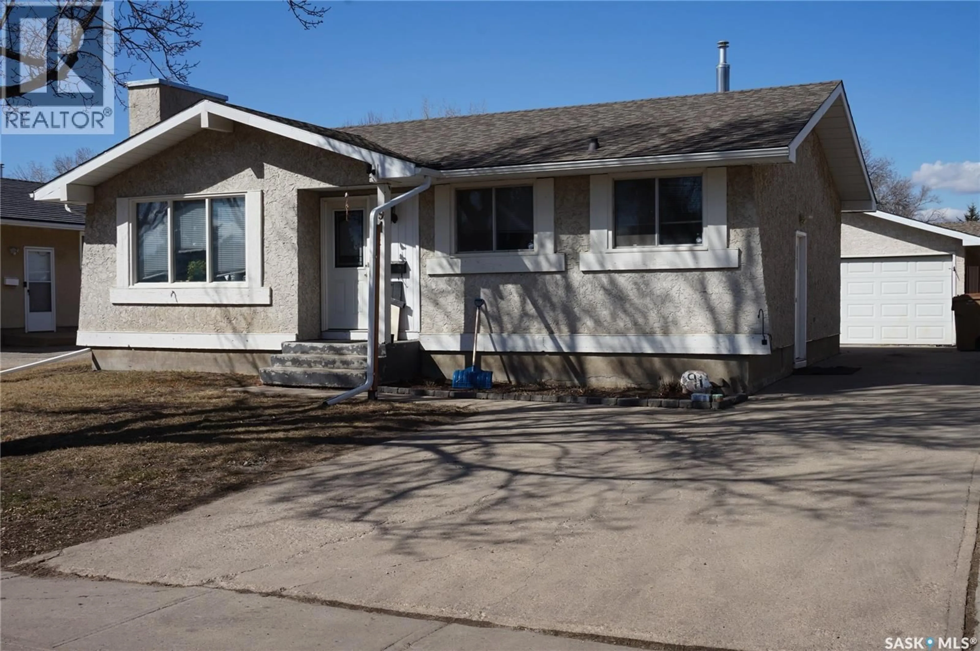 Home with vinyl exterior material, street for 91 PLANT CRESCENT, Regina Saskatchewan S4N5C2