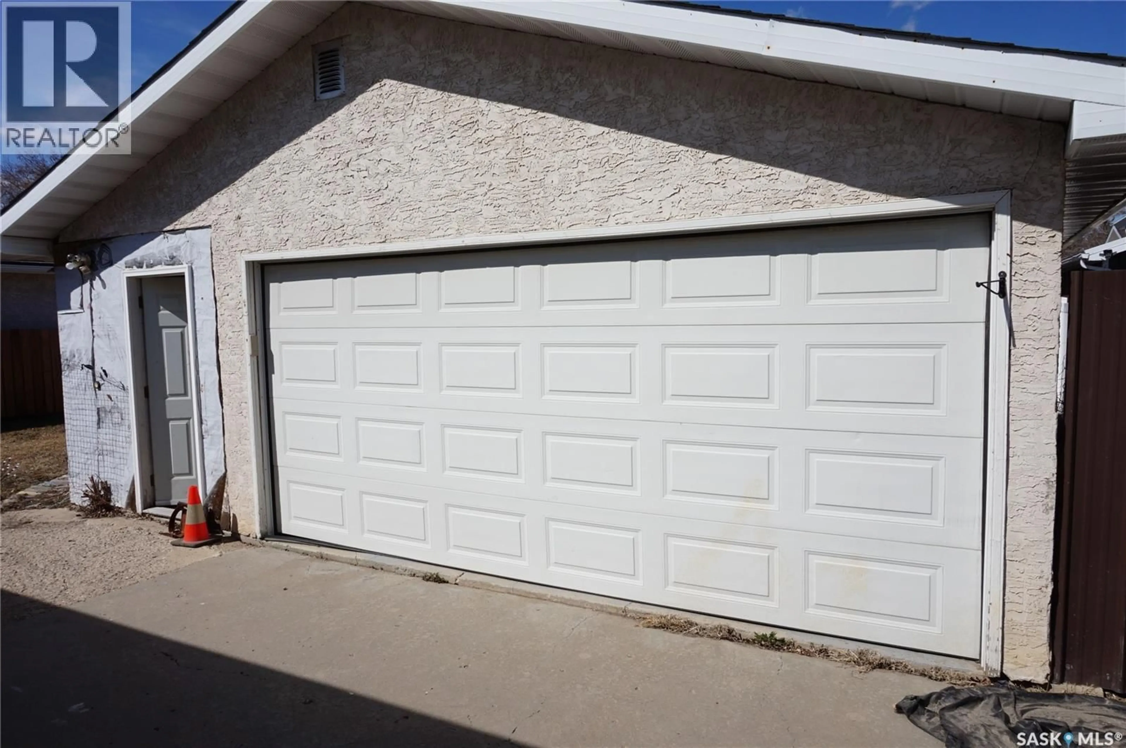 Indoor garage for 91 PLANT CRESCENT, Regina Saskatchewan S4N5C2