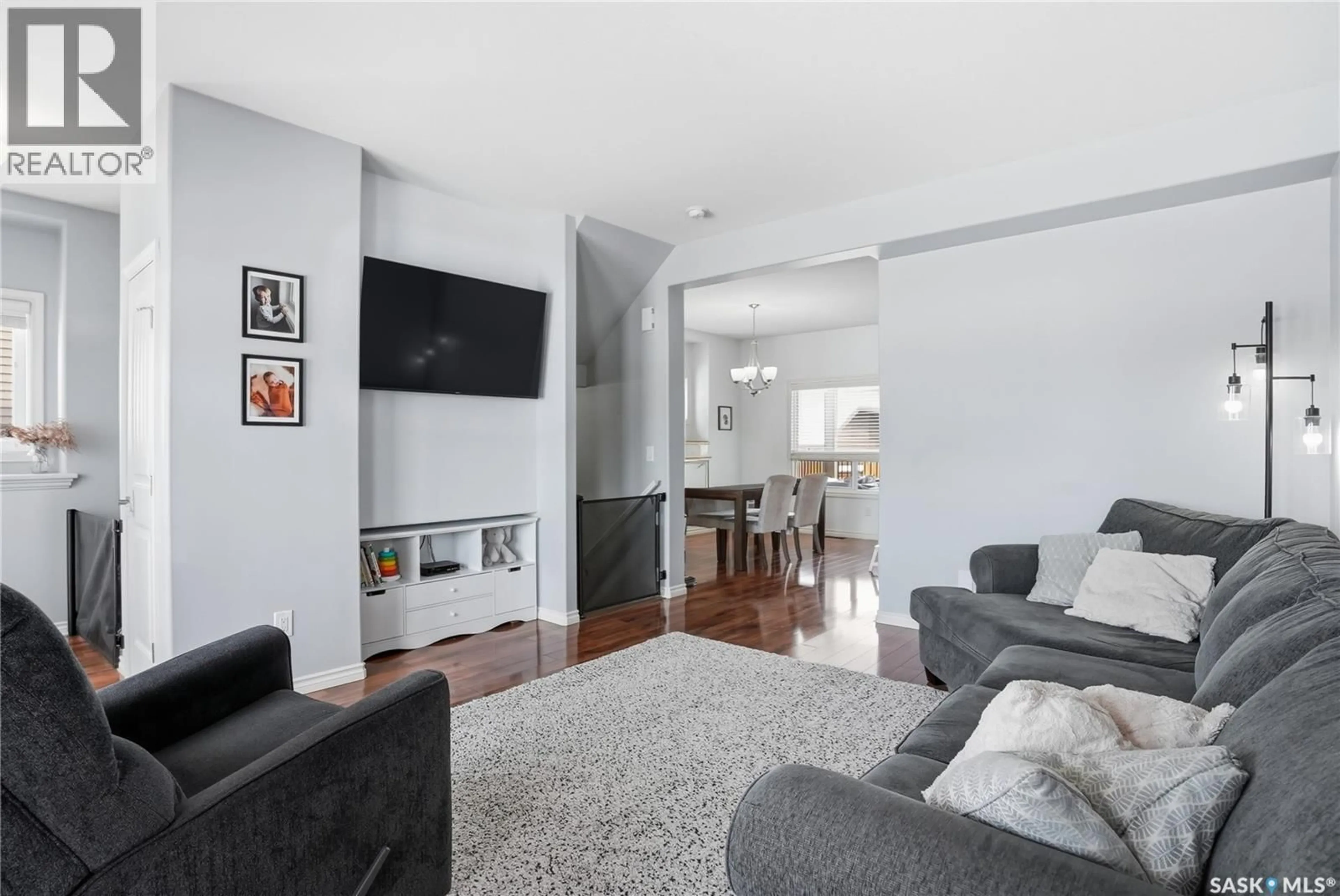 Living room with furniture, unknown for 842 STENSRUD ROAD, Saskatoon Saskatchewan S7W0M9