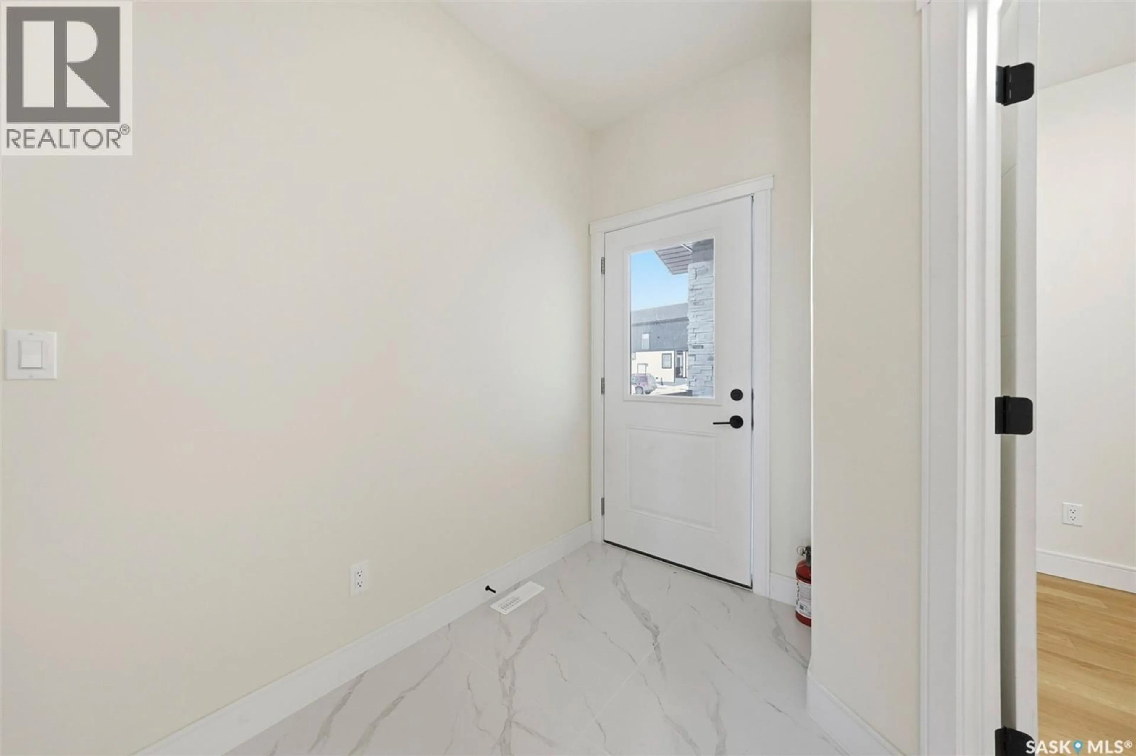 Indoor entryway for 335 SHARMA CRESCENT, Saskatoon Saskatchewan S7W1J1