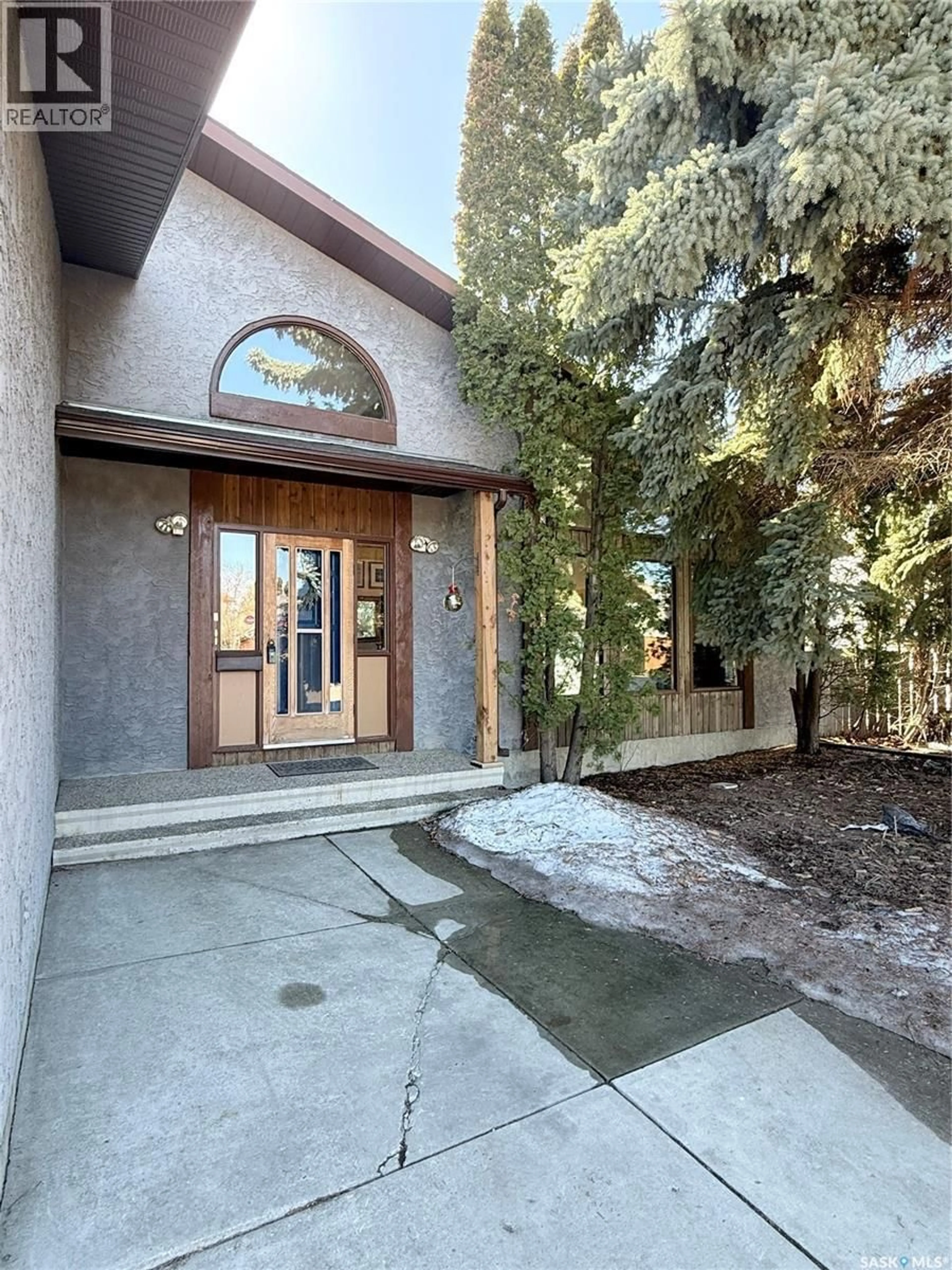 Indoor entryway for 230 BAKER PLACE, Saskatoon Saskatchewan S7N3L1