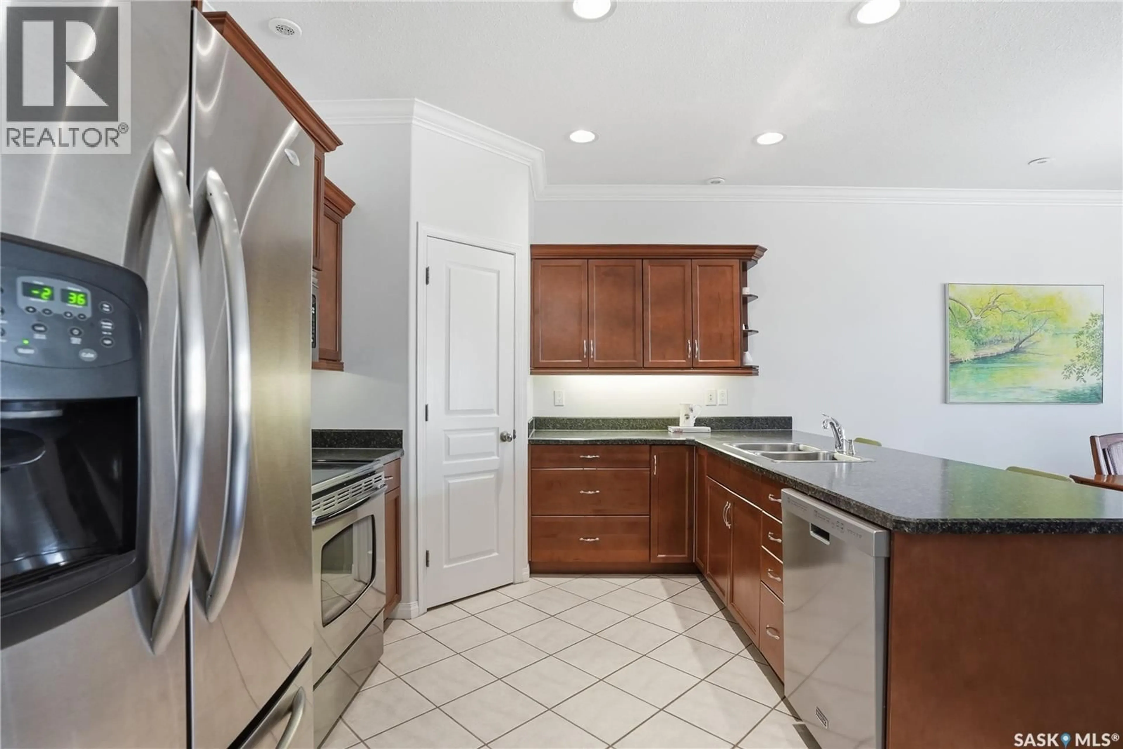 Standard kitchen, ceramic/tile floor for 218 - 304 HEATH AVENUE, Saskatoon Saskatchewan S7S0A1