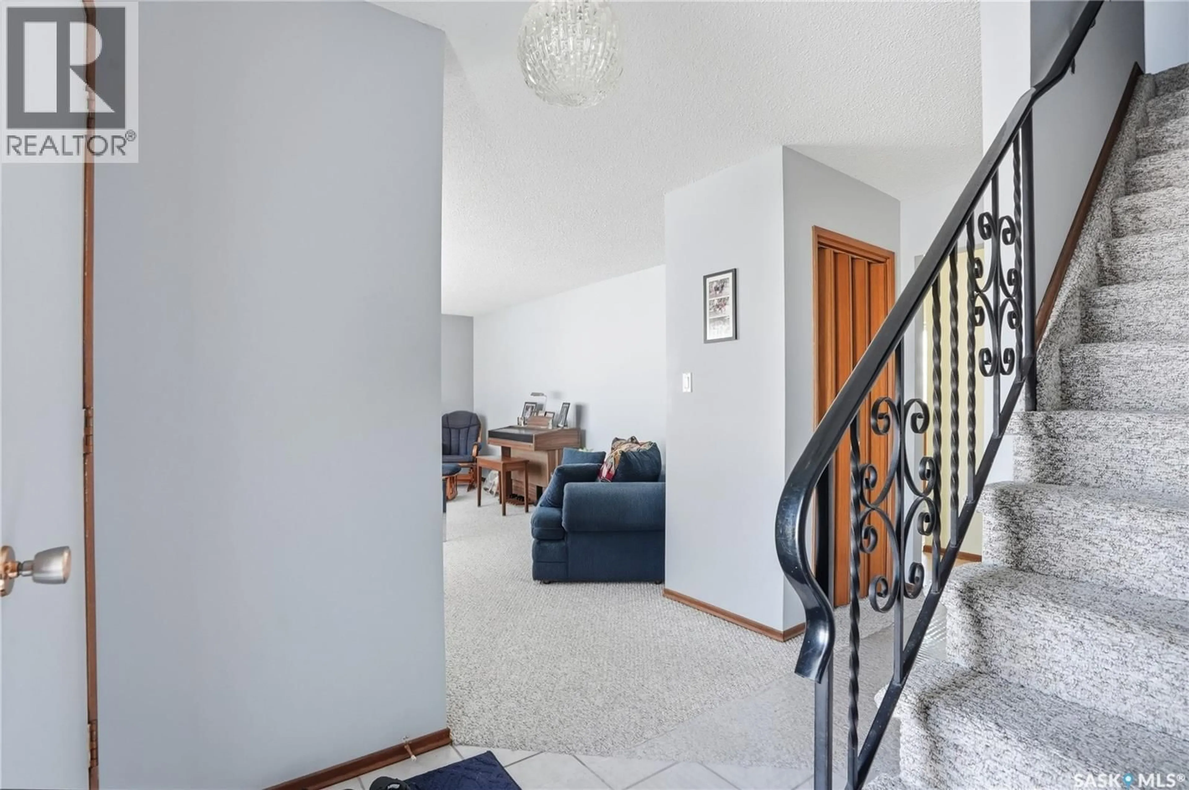 Indoor foyer for 68 DEBORAH CRESCENT, Saskatoon Saskatchewan S7J2W8