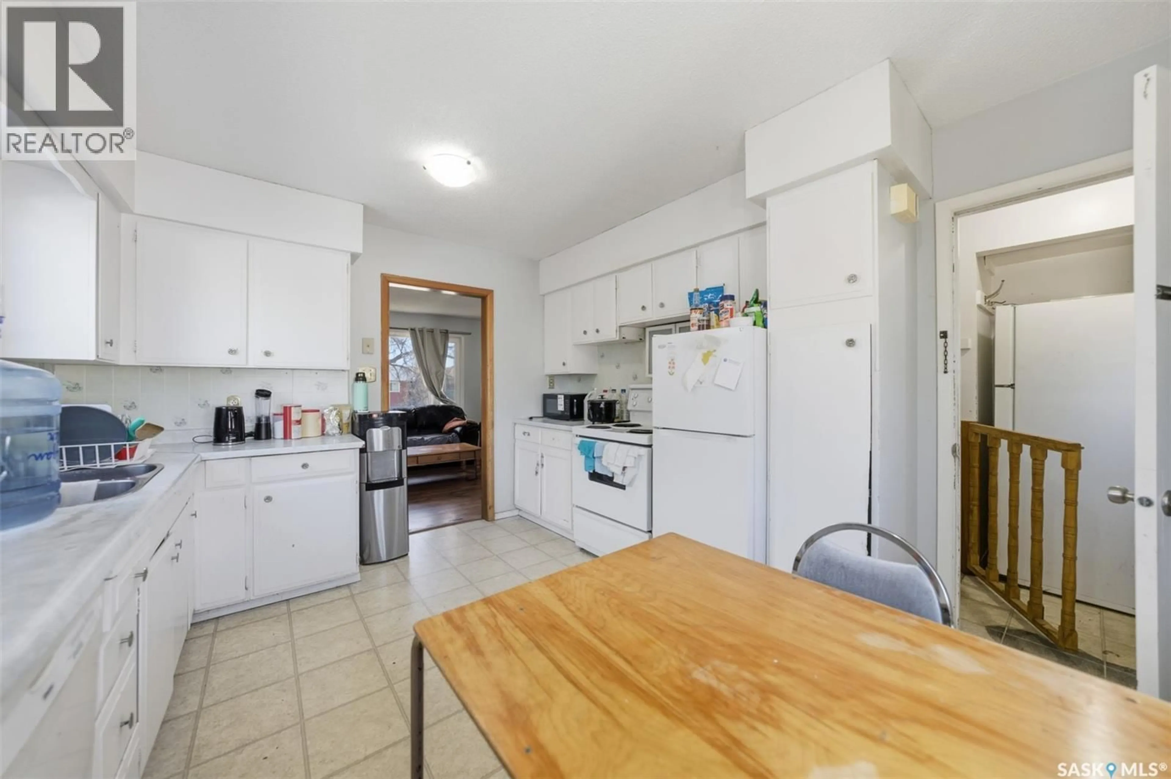 Standard kitchen, unknown for 1051 109TH STREET, North Battleford Saskatchewan S9A2E3