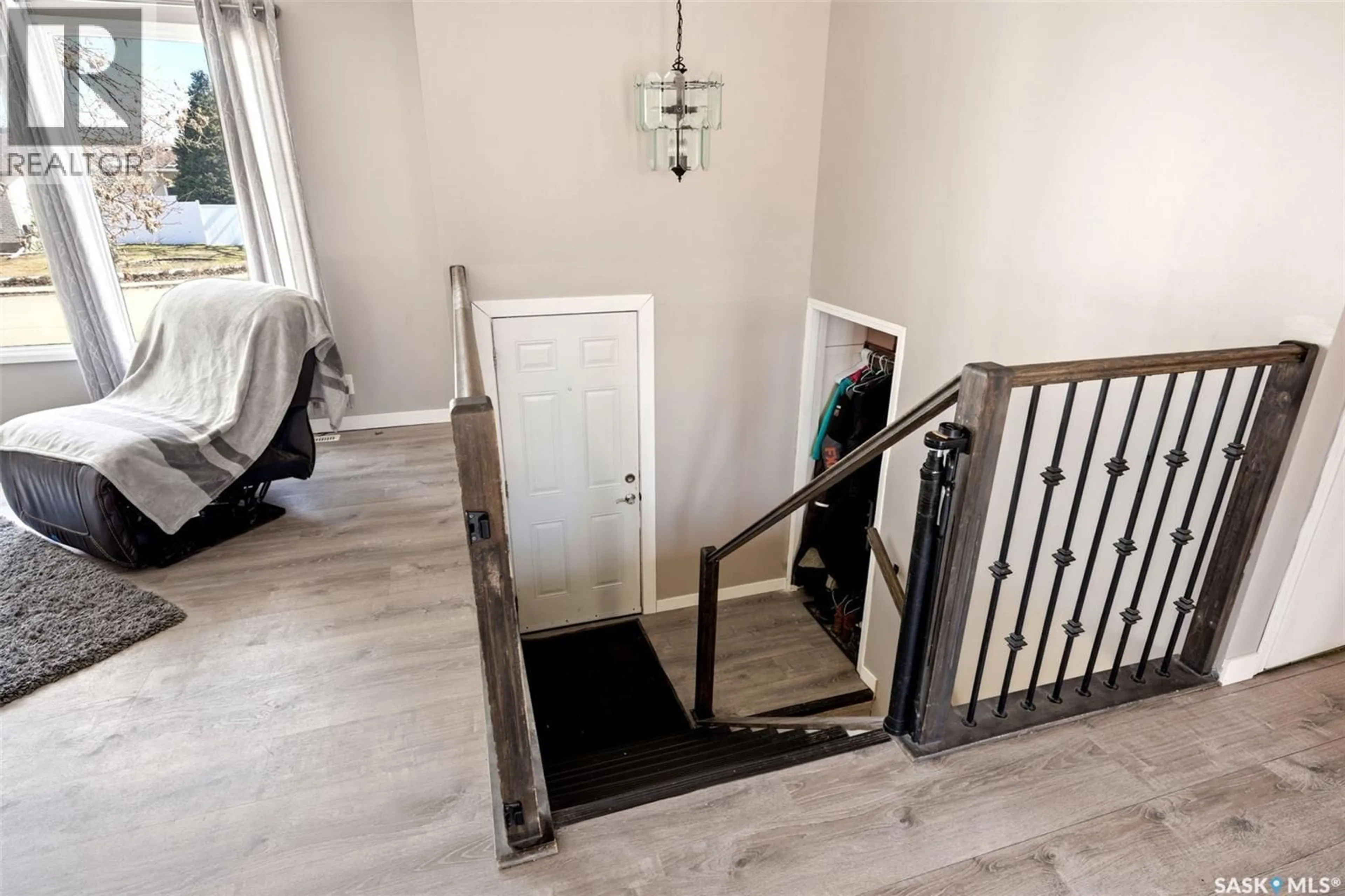 Indoor entryway for 34 GLASGOW STREET, Regina Saskatchewan S4X1E1