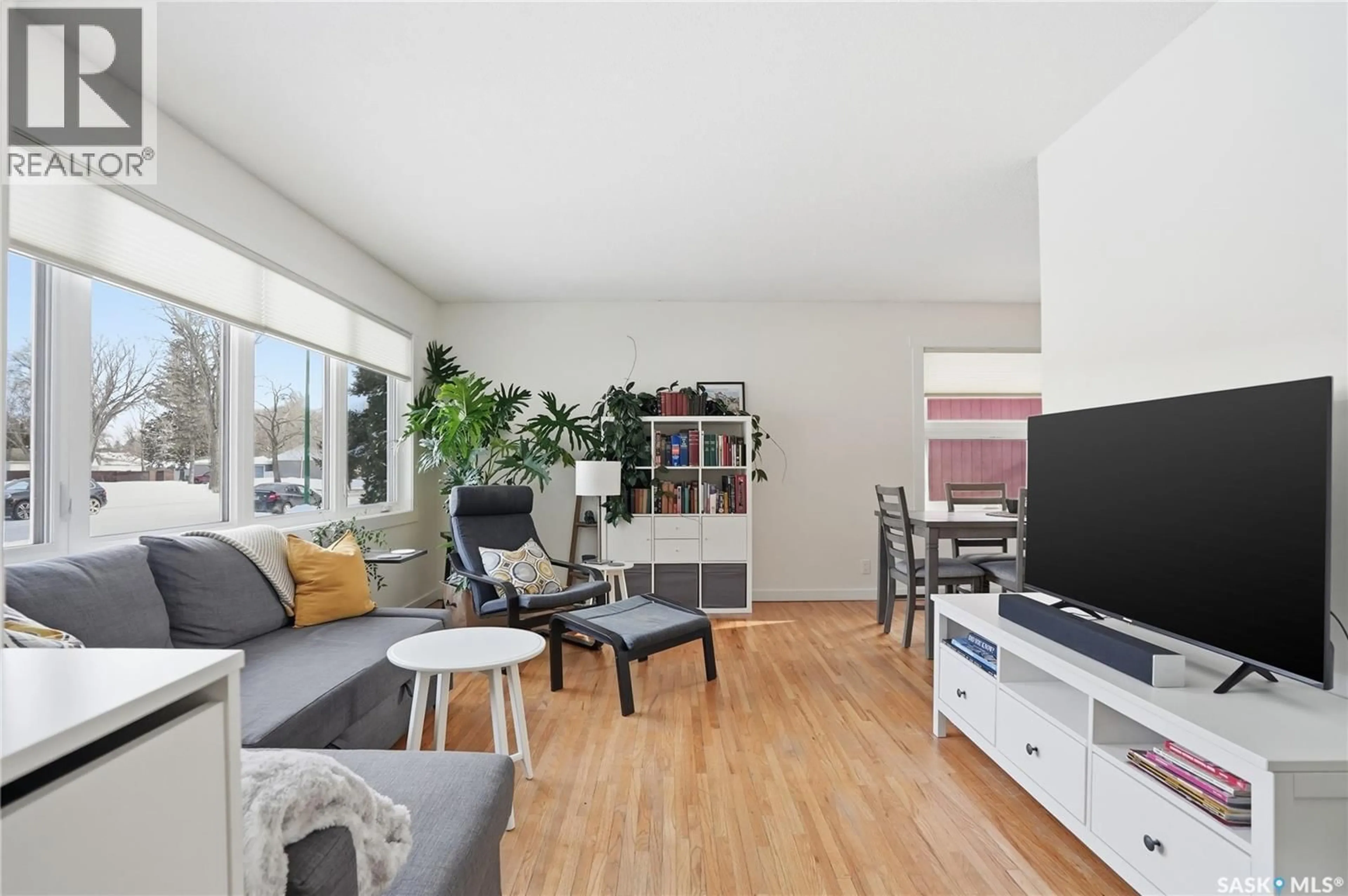 Living room with furniture, unknown for 2230 WILLIAM AVENUE, Saskatoon Saskatchewan S7J1A6