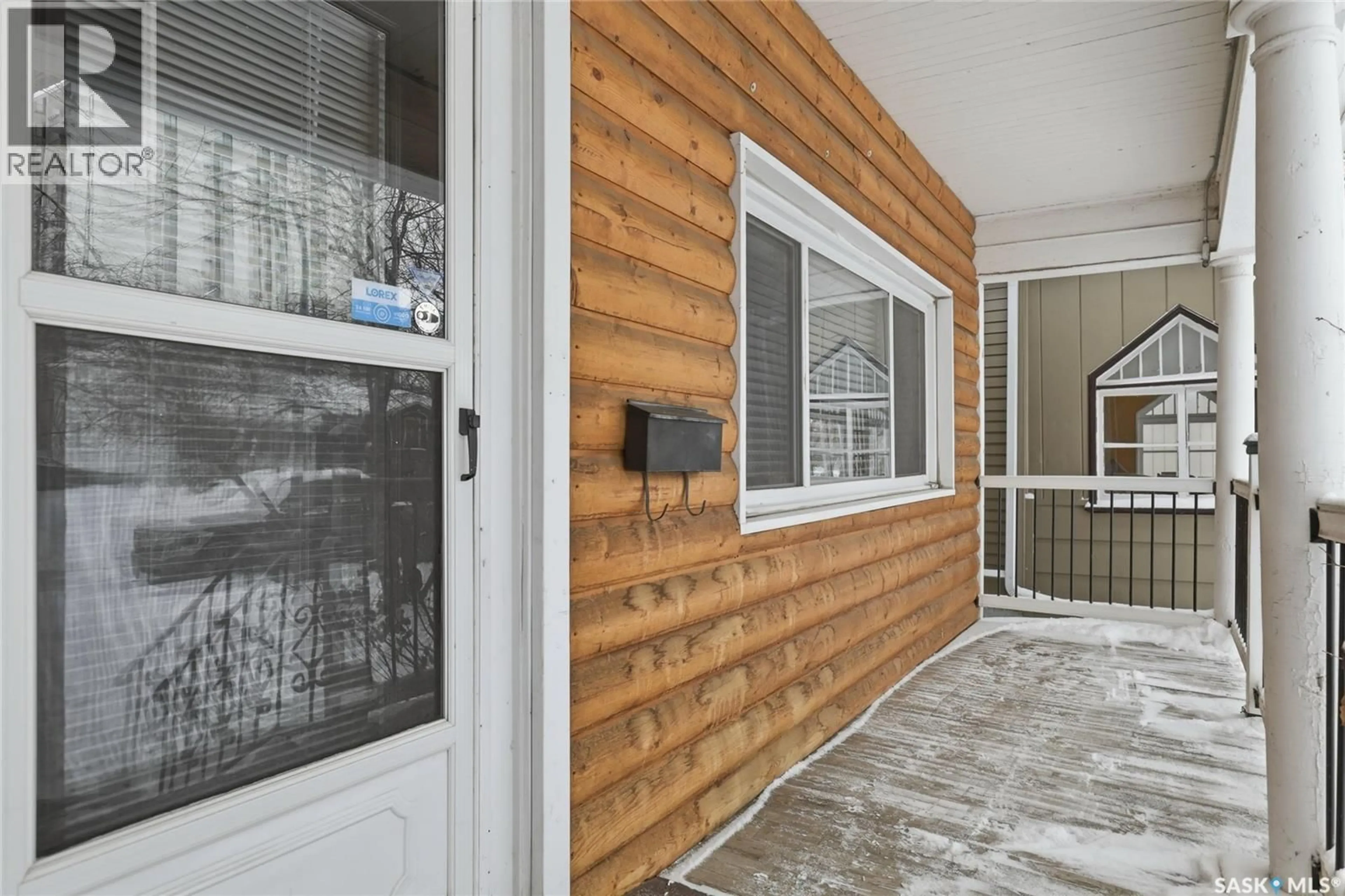 Indoor entryway for 2323 OSLER STREET, Regina Saskatchewan S4P1X2