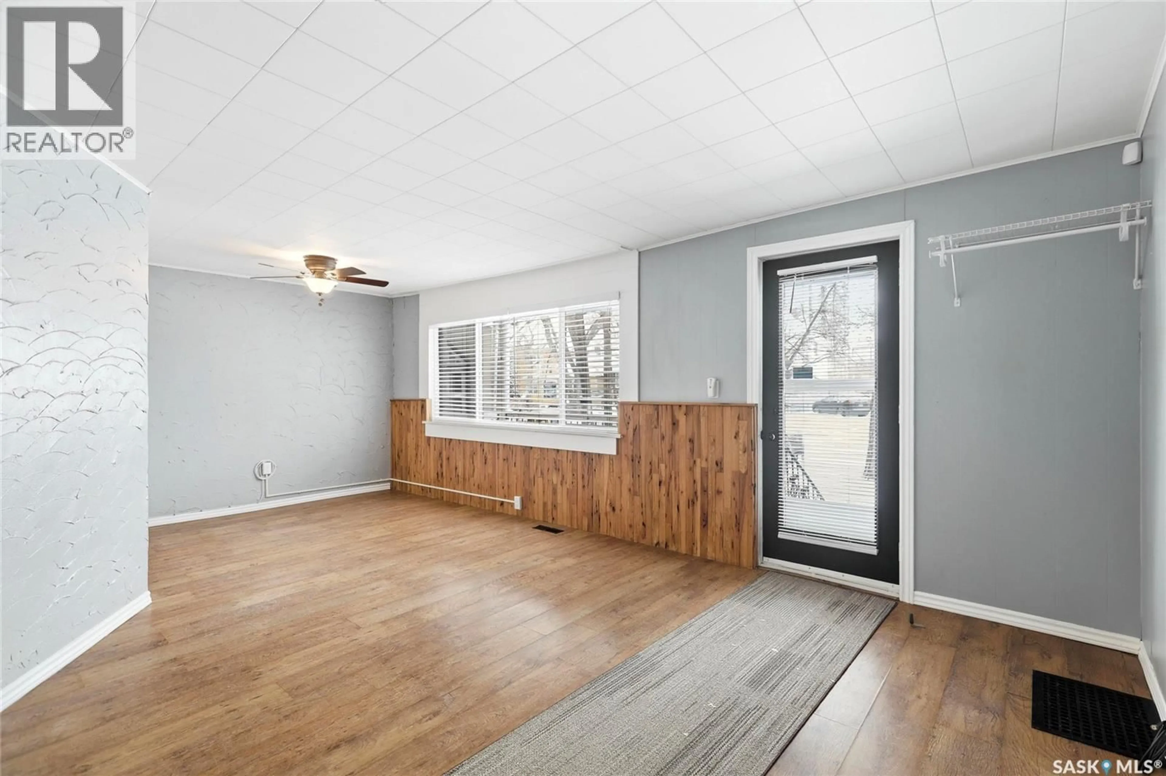 A pic of a room for 2323 OSLER STREET, Regina Saskatchewan S4P1X2