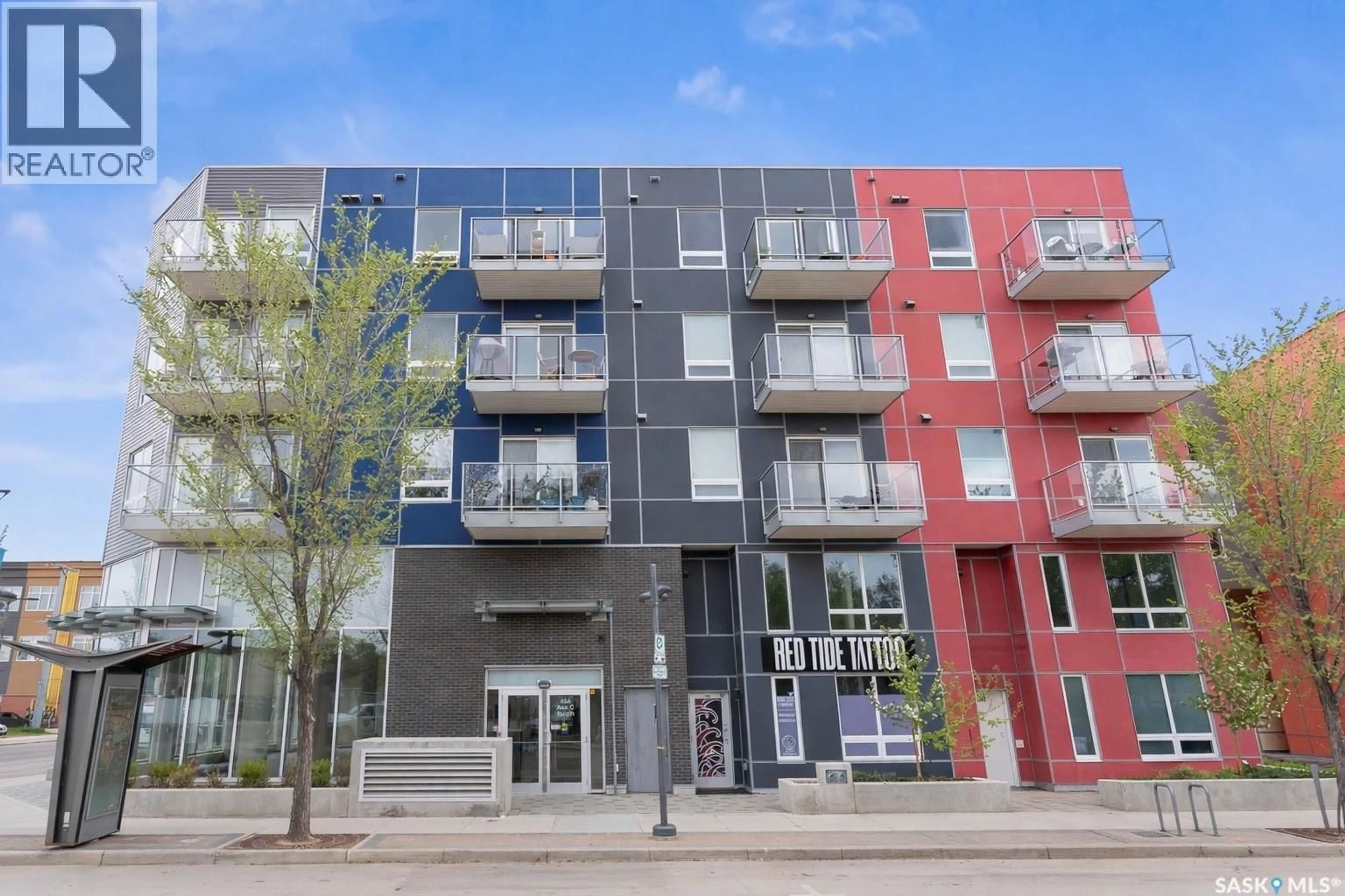 Patio, street for S - 225 404 C AVENUE, Saskatoon Saskatchewan S7M5M9