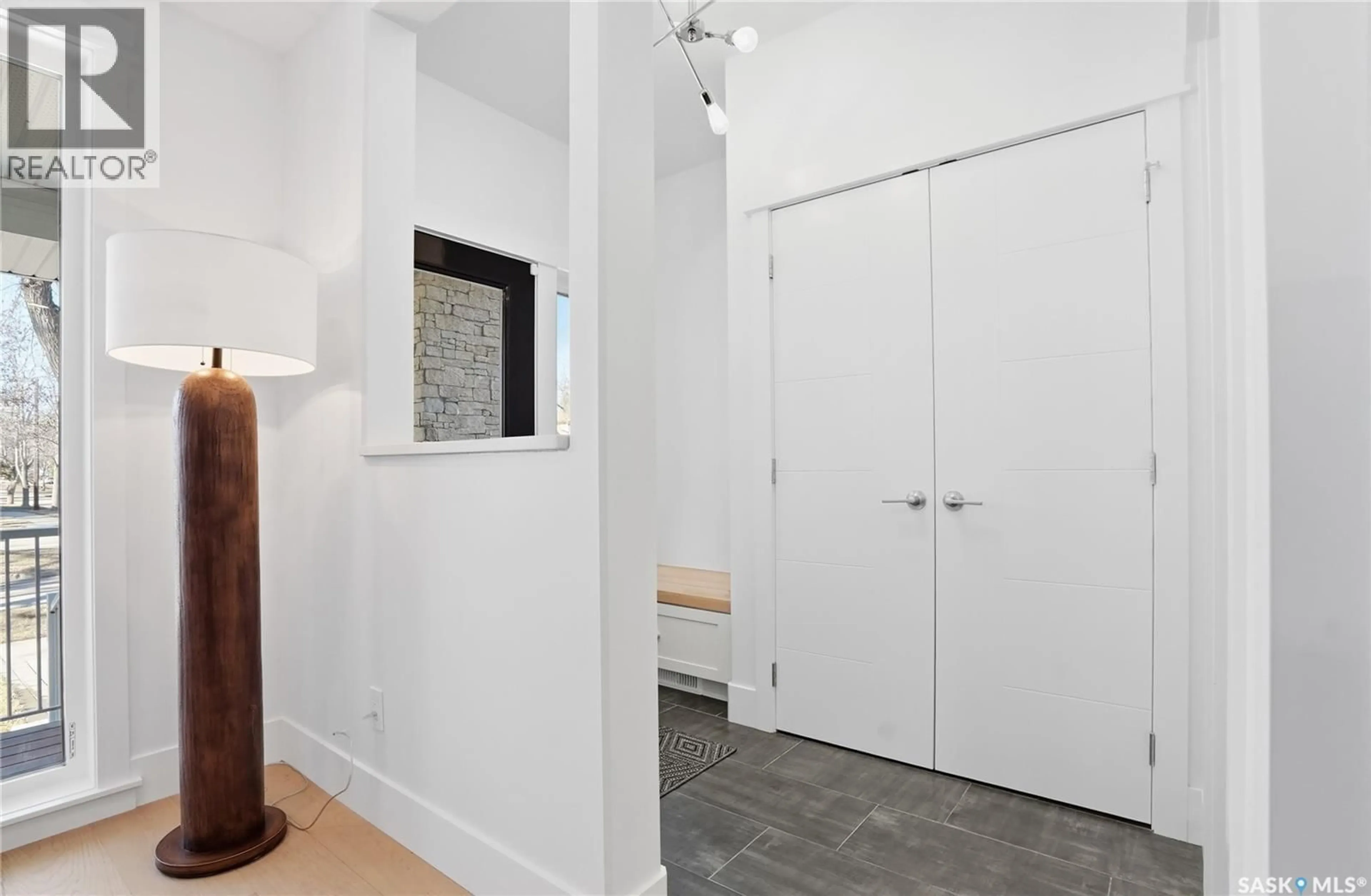 Indoor entryway for 738 MAIN STREET, Saskatoon Saskatchewan S7H0K1