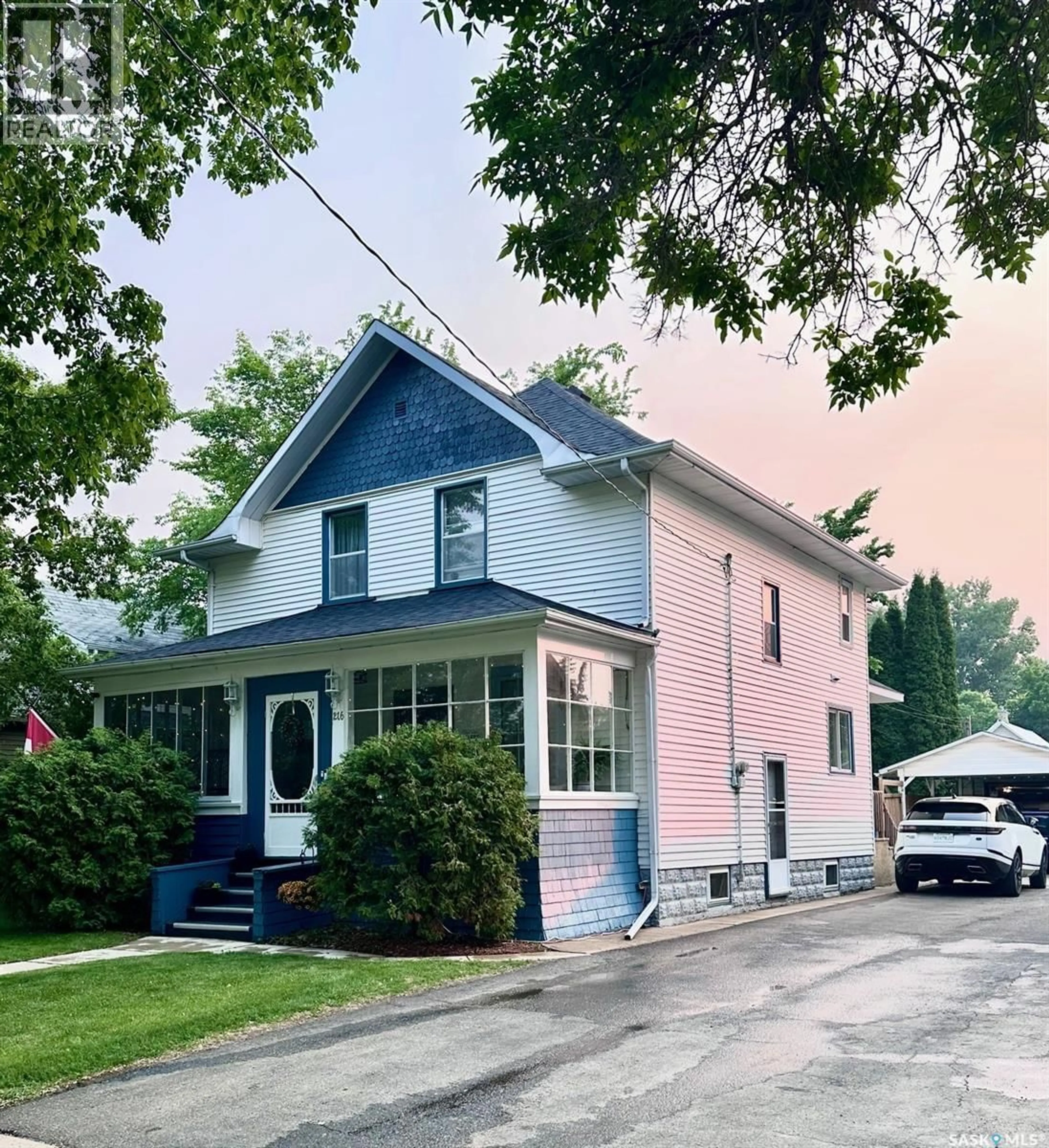 Home with vinyl exterior material, street for 216 SECOND AVENUE, Yorkton Saskatchewan S3N1G7