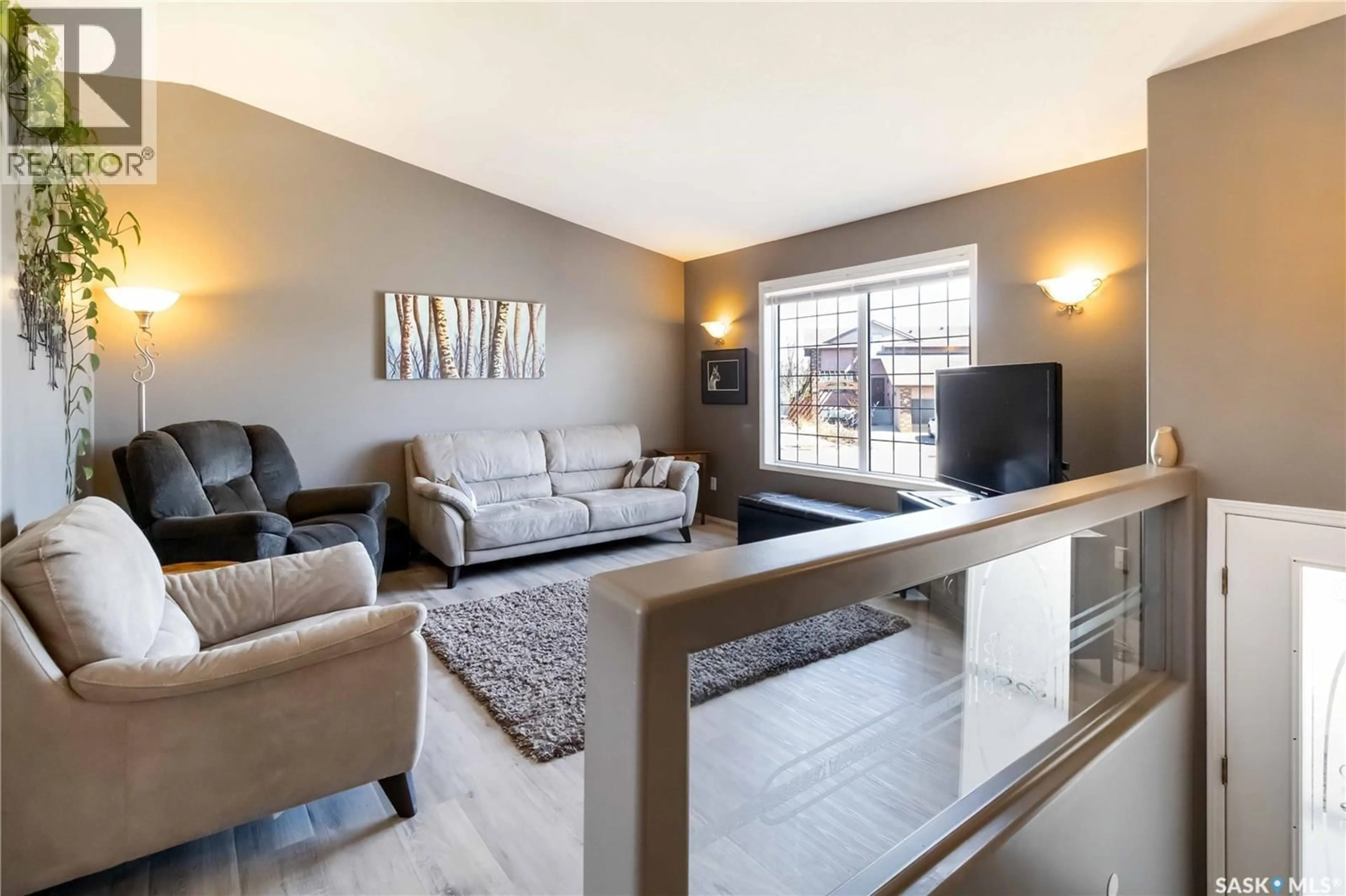 Living room with furniture, unknown for 343 COBEN CRESCENT, Saskatoon Saskatchewan S7S1B5