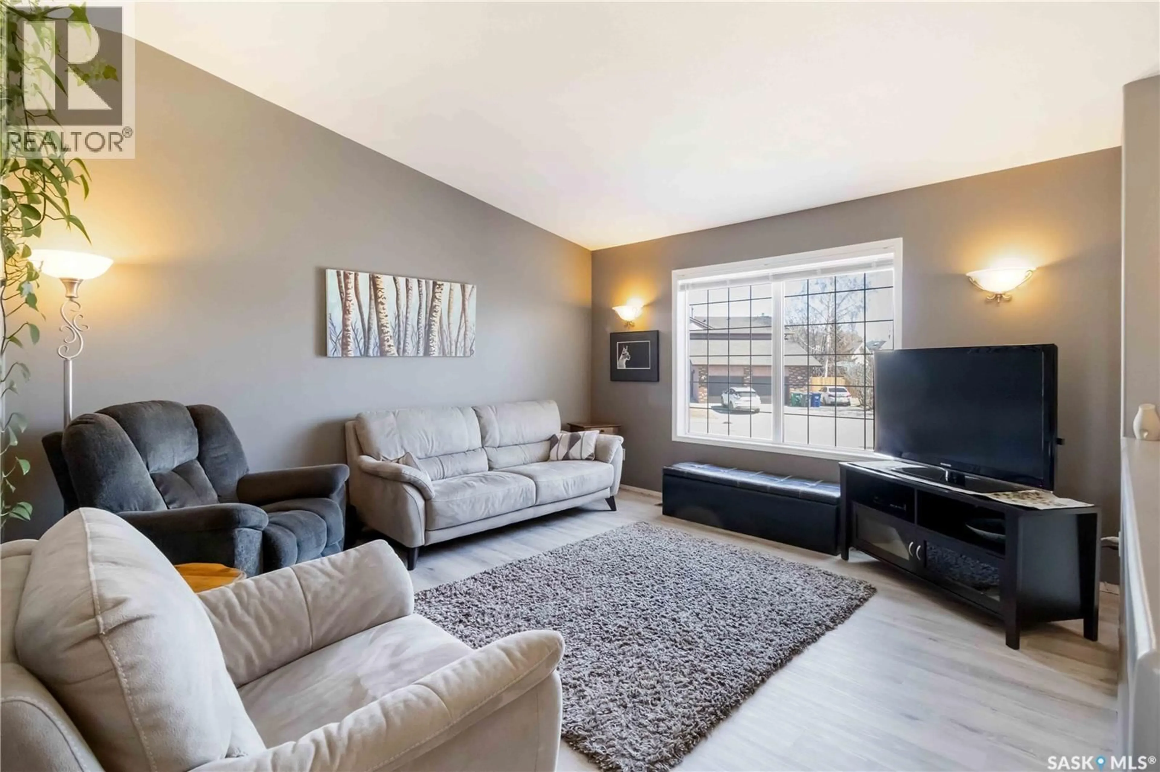 Living room with furniture, unknown for 343 COBEN CRESCENT, Saskatoon Saskatchewan S7S1B5