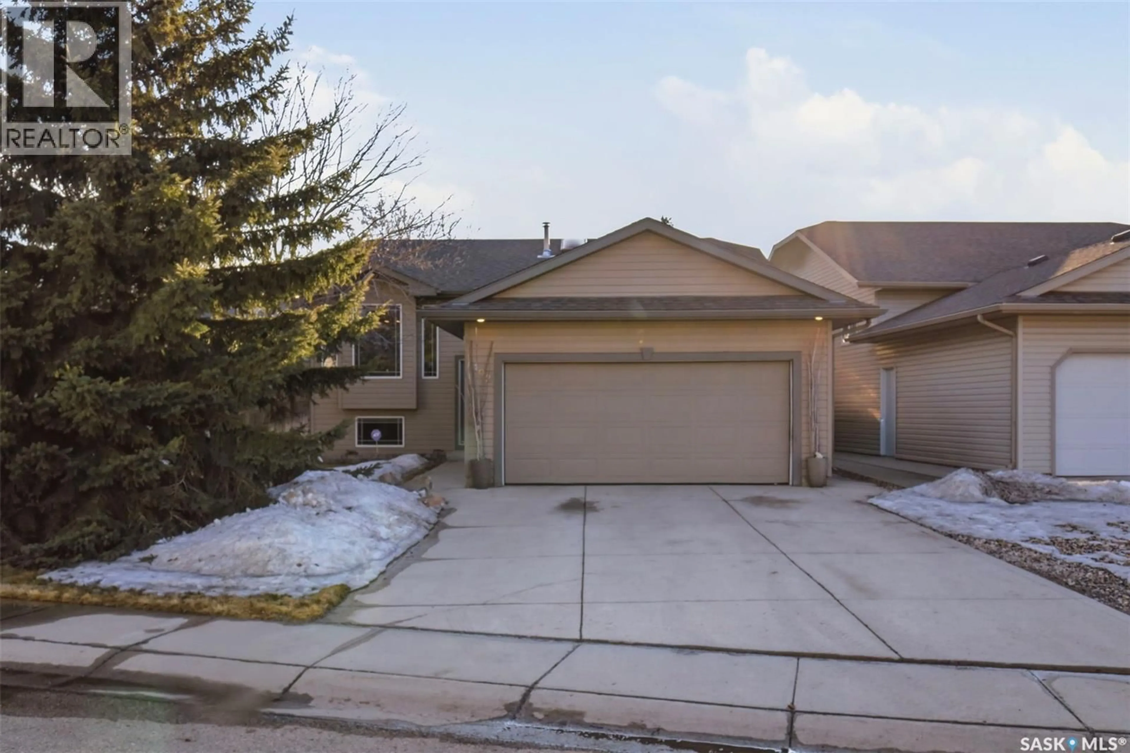 Unknown for 402 OVERHOLT CRESCENT, Saskatoon Saskatchewan S7N4S9