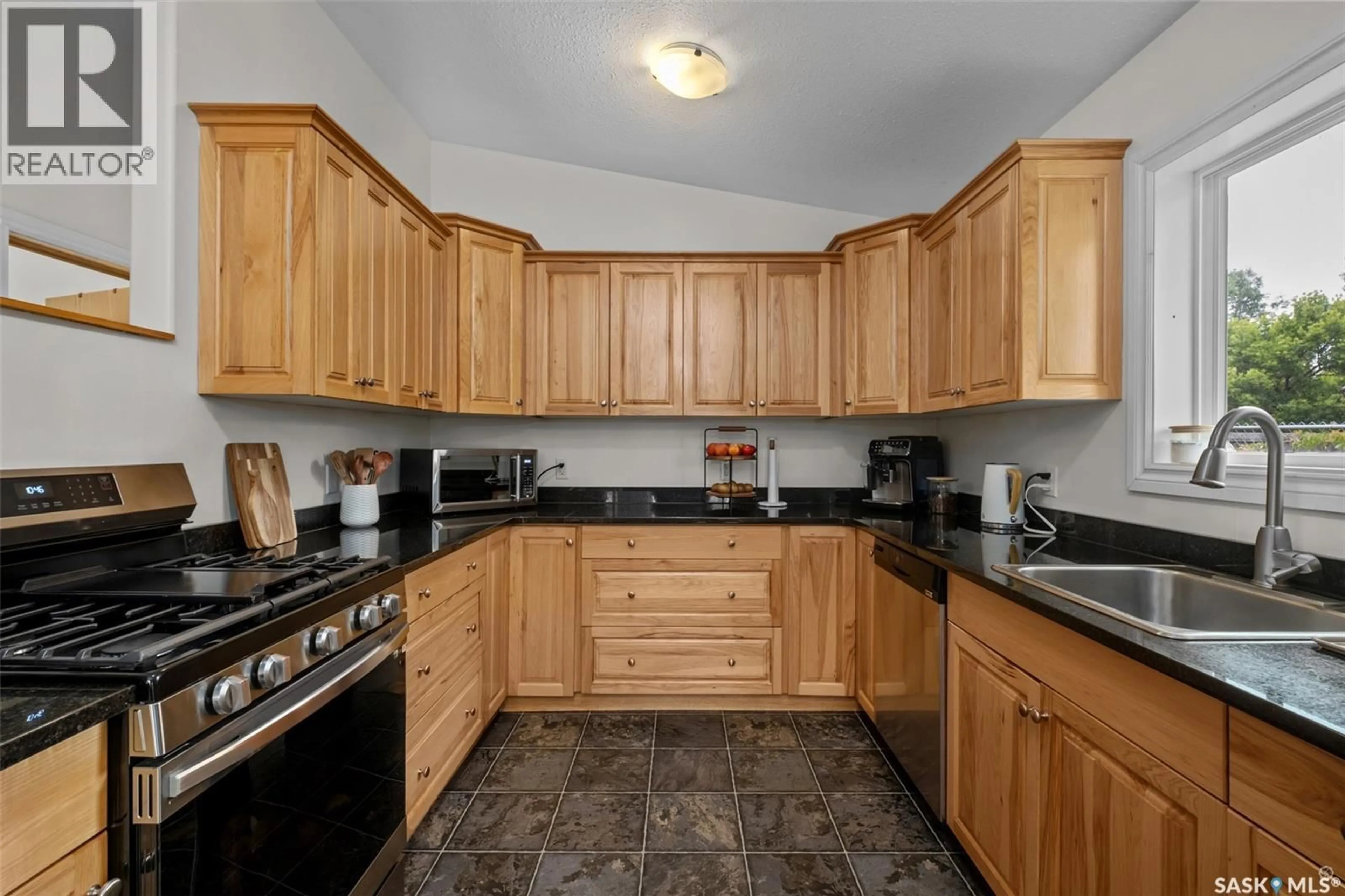 Standard kitchen, ceramic/tile floor for 1255 18TH STREET, Prince Albert Saskatchewan S6V4B6