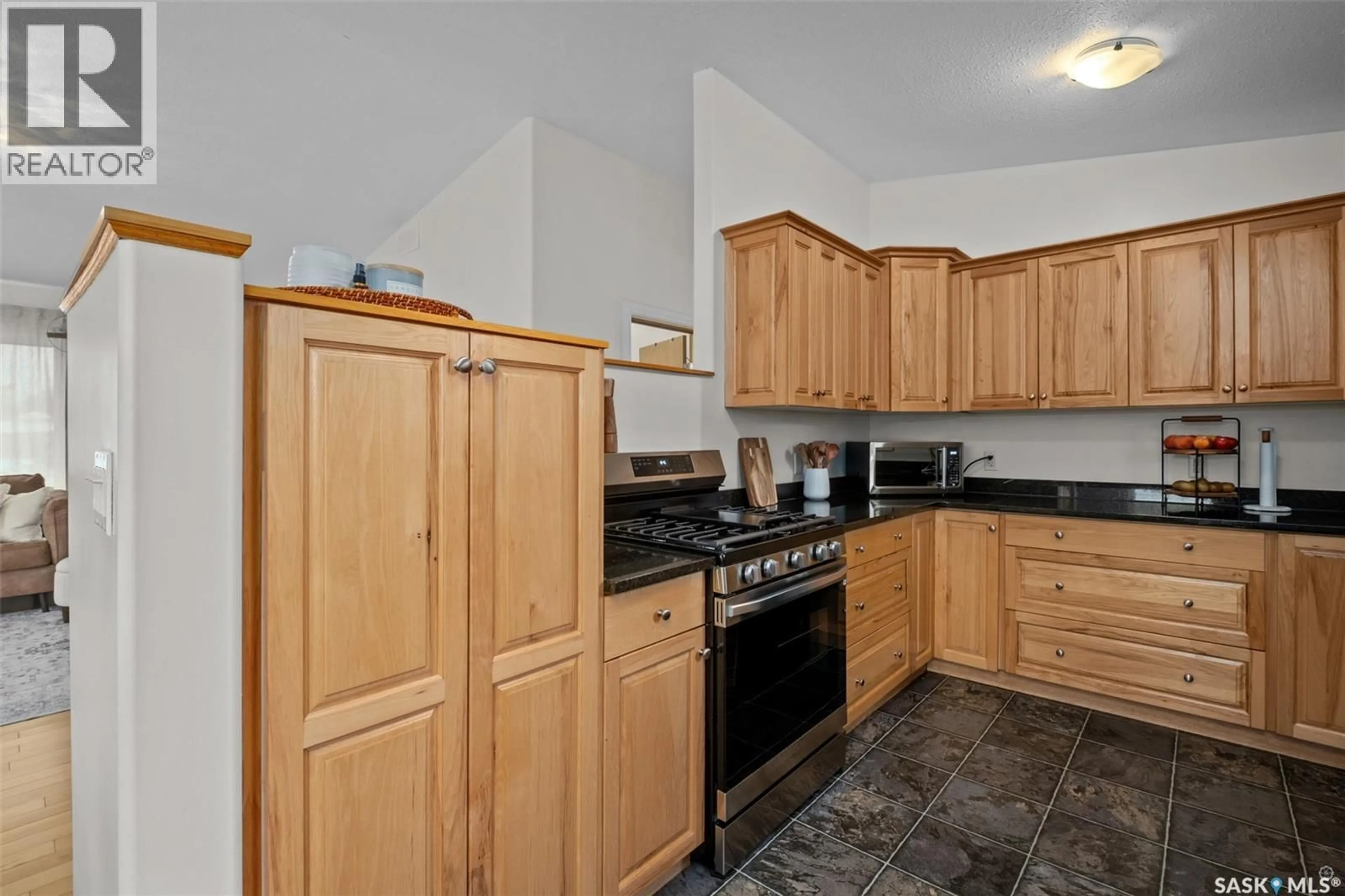 Standard kitchen, unknown for 1255 18TH STREET, Prince Albert Saskatchewan S6V4B6