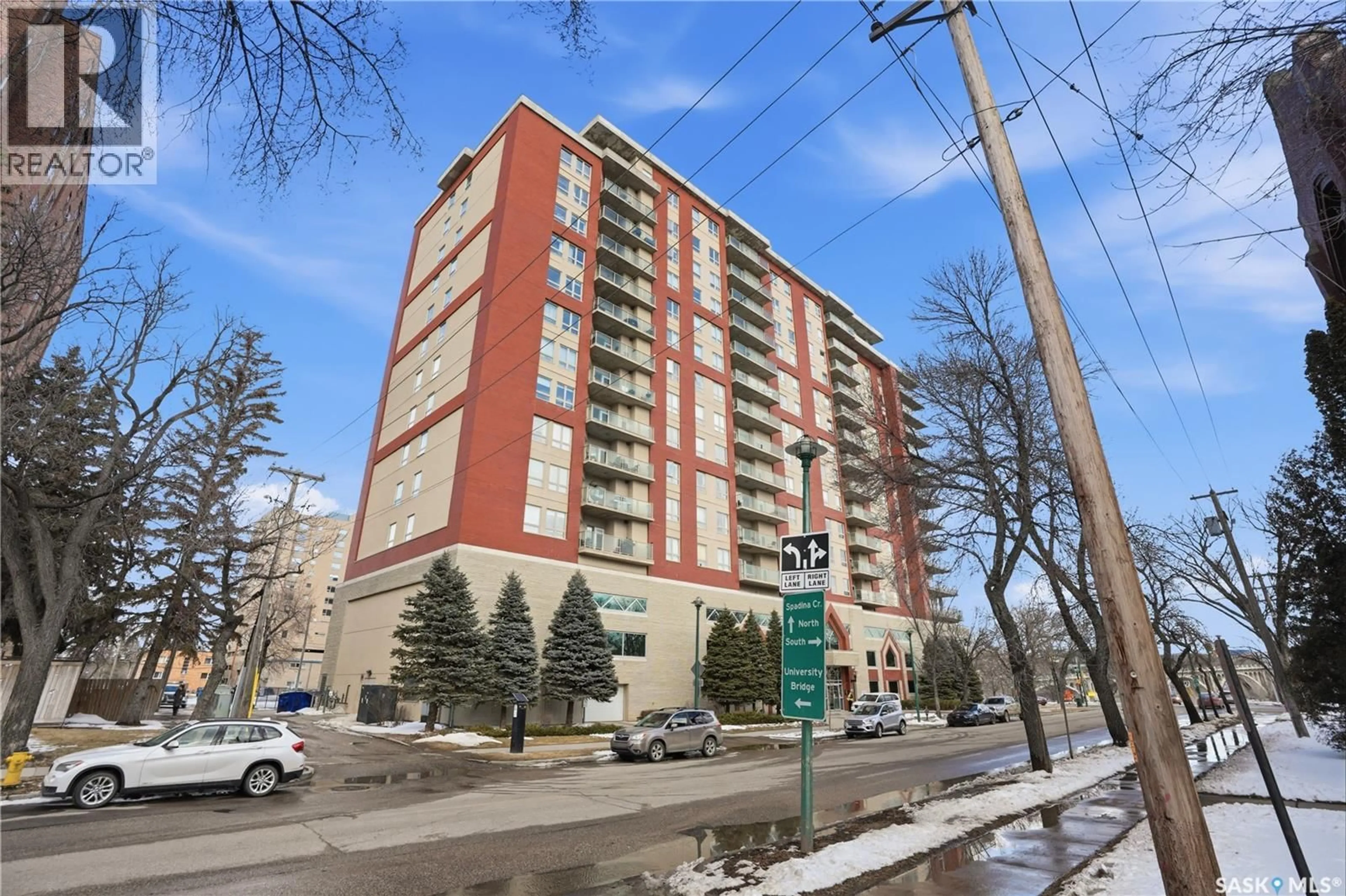 Patio, building for 902 - 701 SPADINA CRESCENT, Saskatoon Saskatchewan S7K0G8