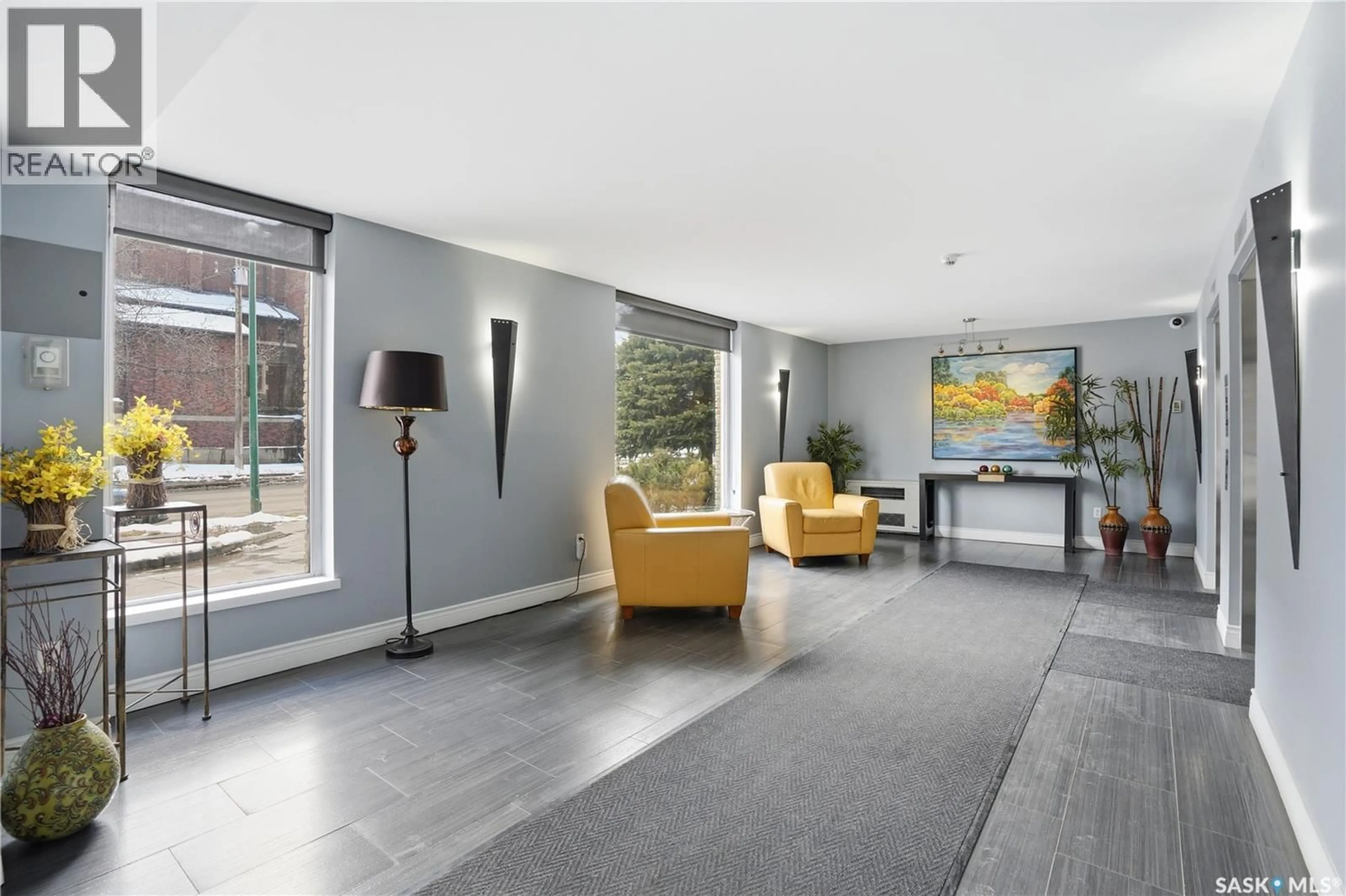 Lobby for 902 - 701 SPADINA CRESCENT, Saskatoon Saskatchewan S7K0G8