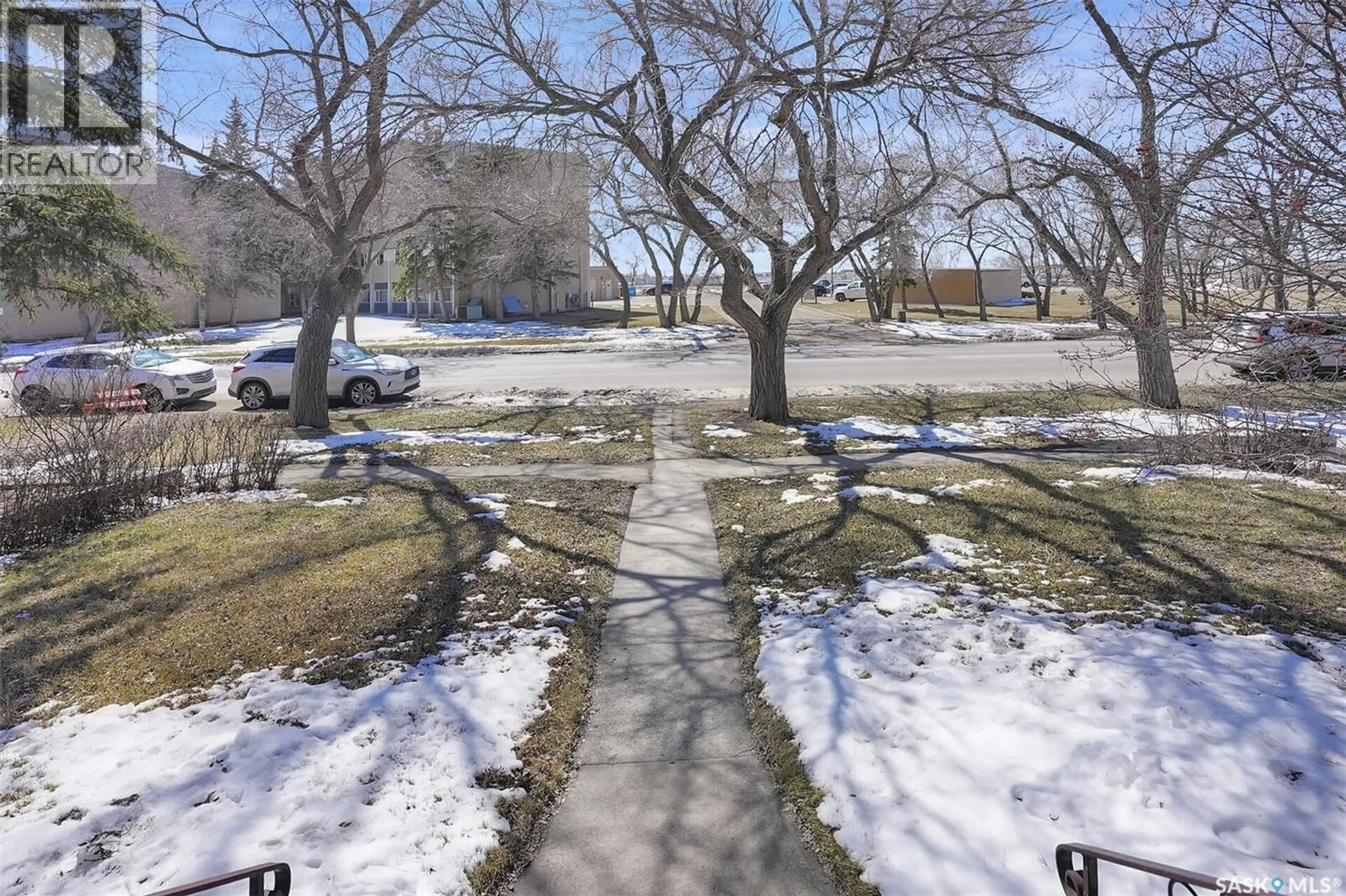 A pic from outside/outdoor area/front of a property/back of a property/a pic from drone, street for 4220 REGINA AVENUE, Regina Saskatchewan S4S0J4