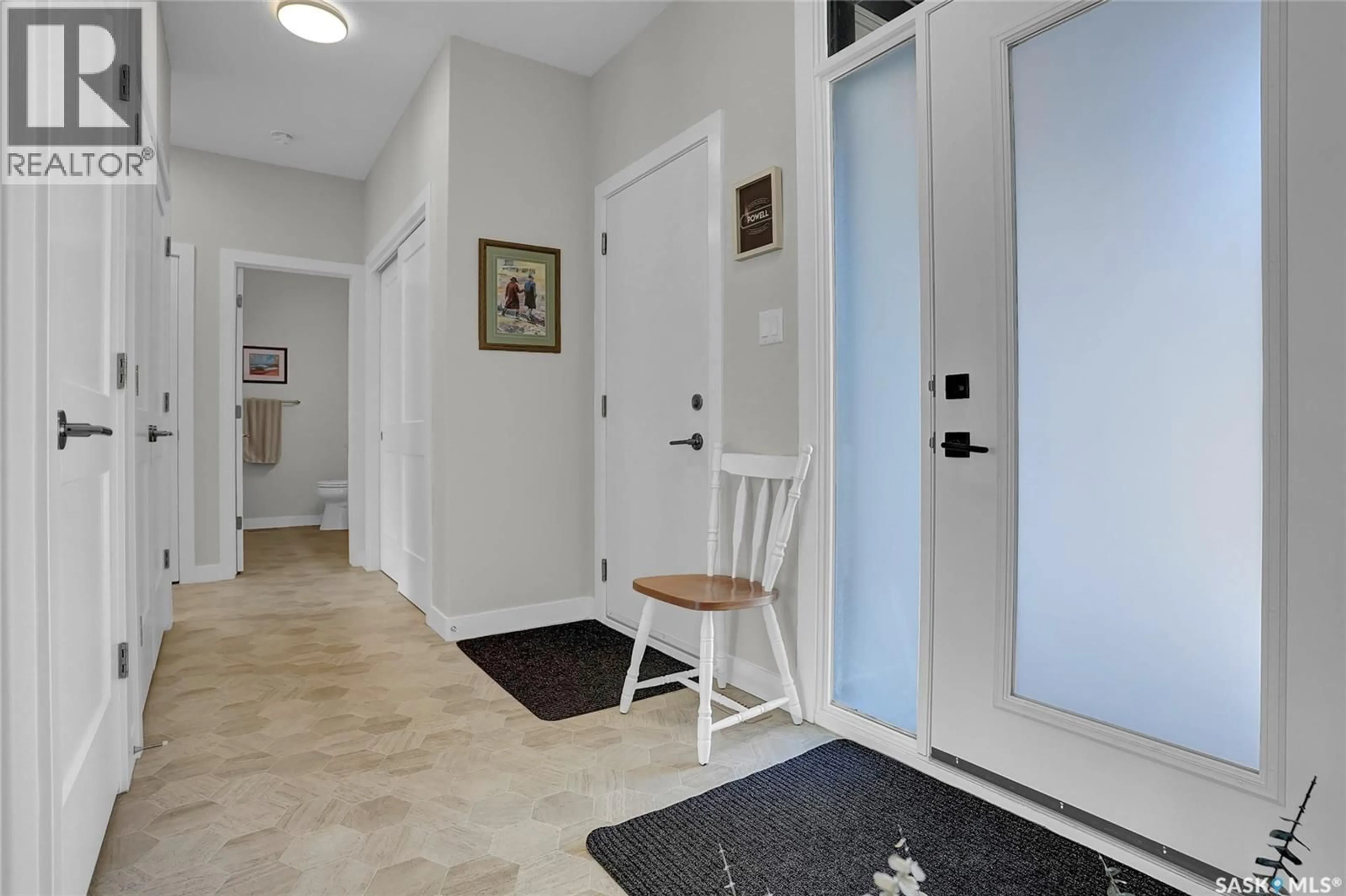 Indoor entryway for 107 - 3960 GREEN FALLS DRIVE, Regina Saskatchewan S4V3T5