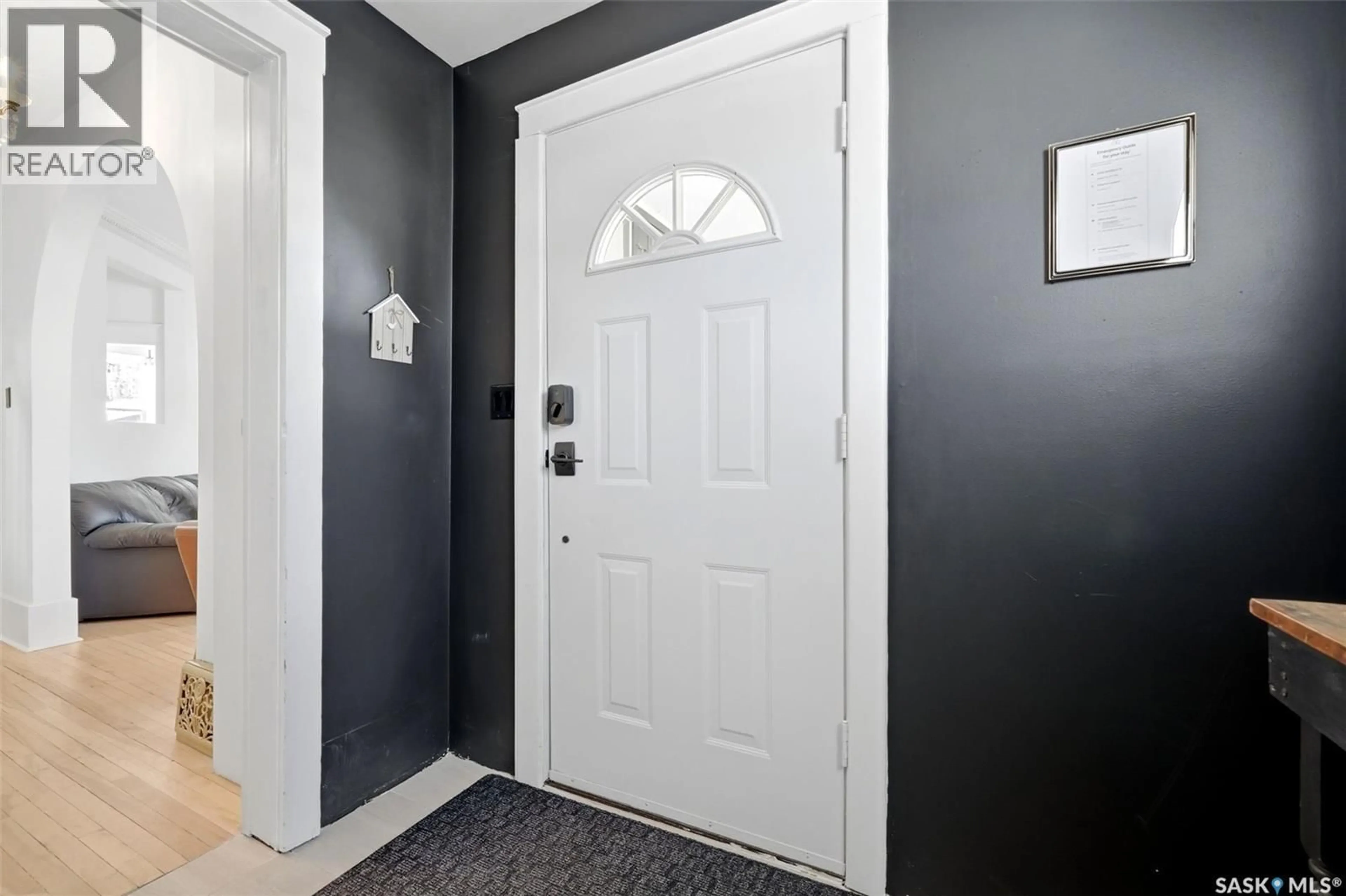 Indoor entryway for 2322 RETALLACK STREET, Regina Saskatchewan S4T2K8