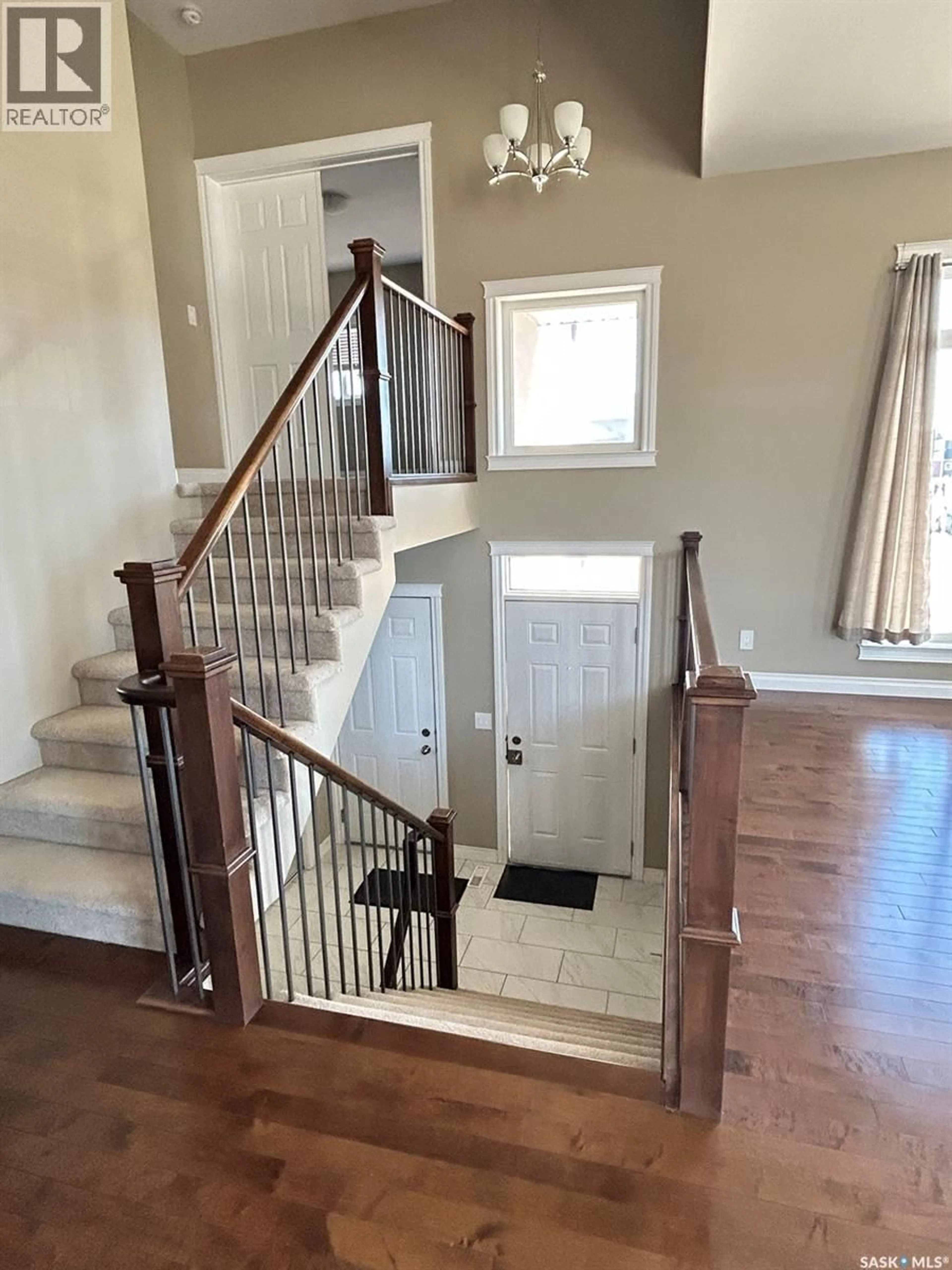 Stairs for 250 PICHLER LANE, Saskatoon Saskatchewan S7V0G3