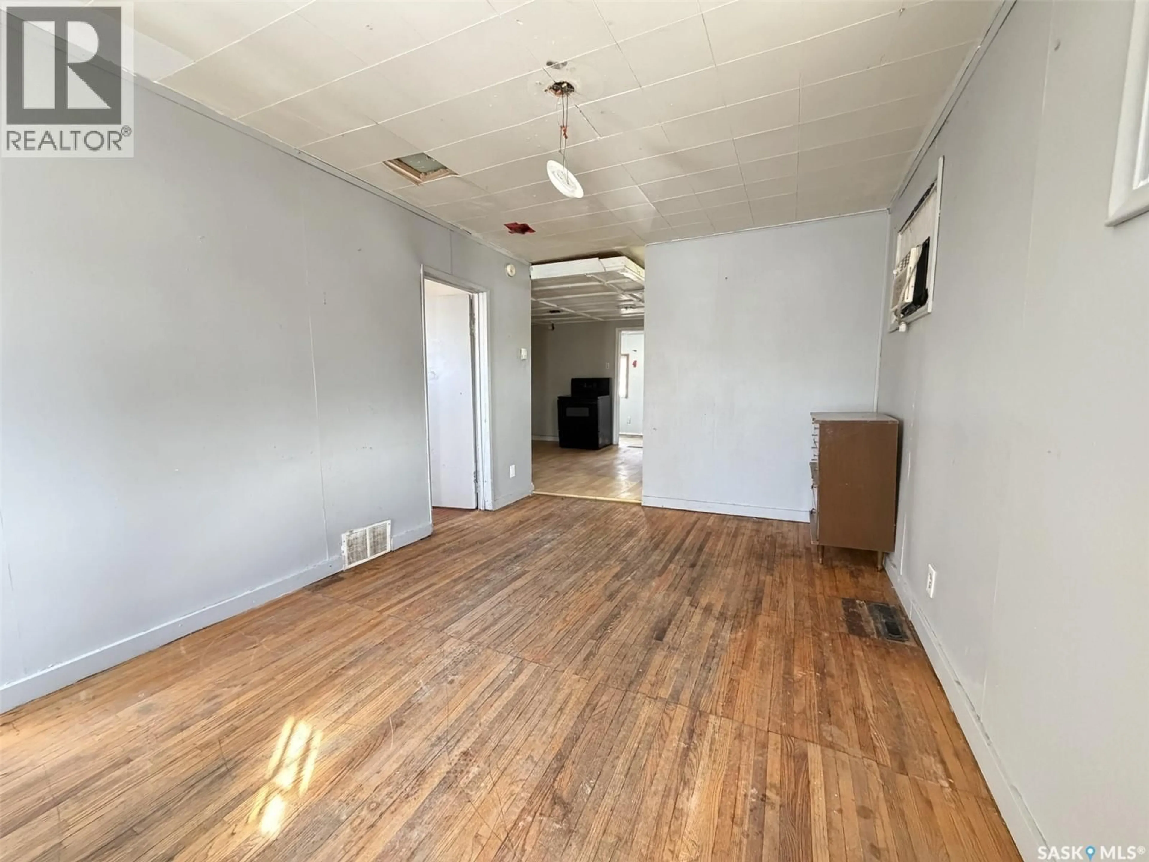 A pic of a room for 1037 BRODER STREET, Regina Saskatchewan S4N3P8