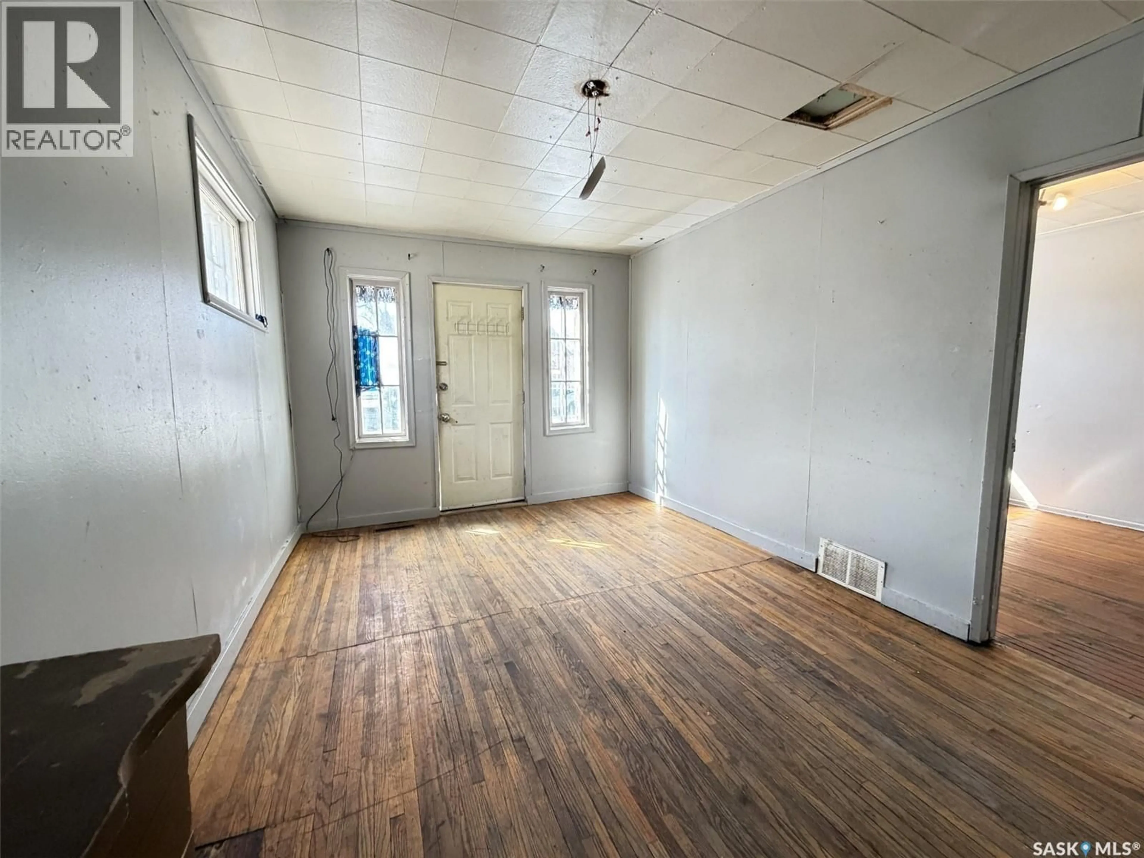 A pic of a room for 1037 BRODER STREET, Regina Saskatchewan S4N3P8