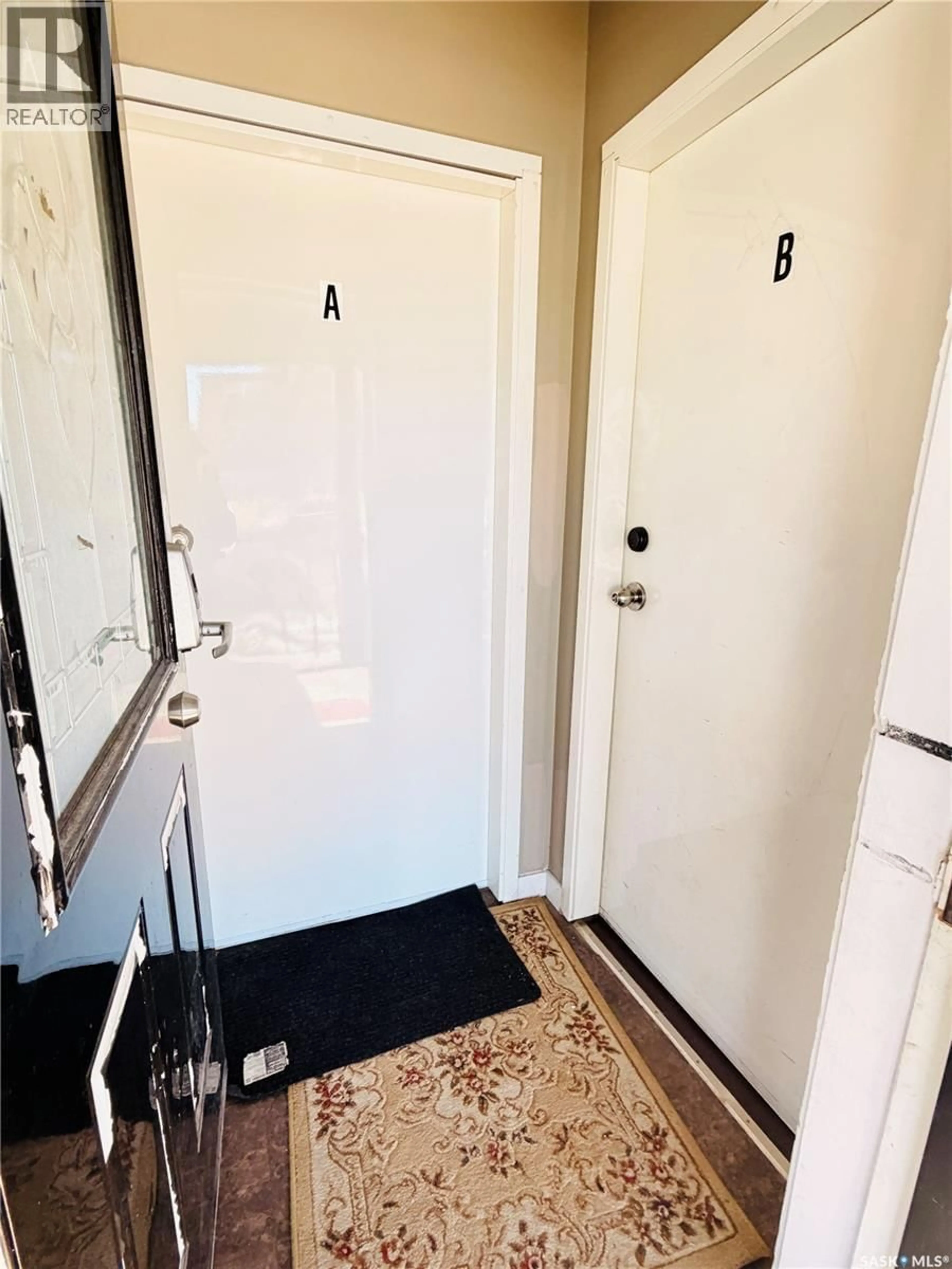 Indoor entryway for 2119 LORNE STREET, Regina Saskatchewan S4P2M6