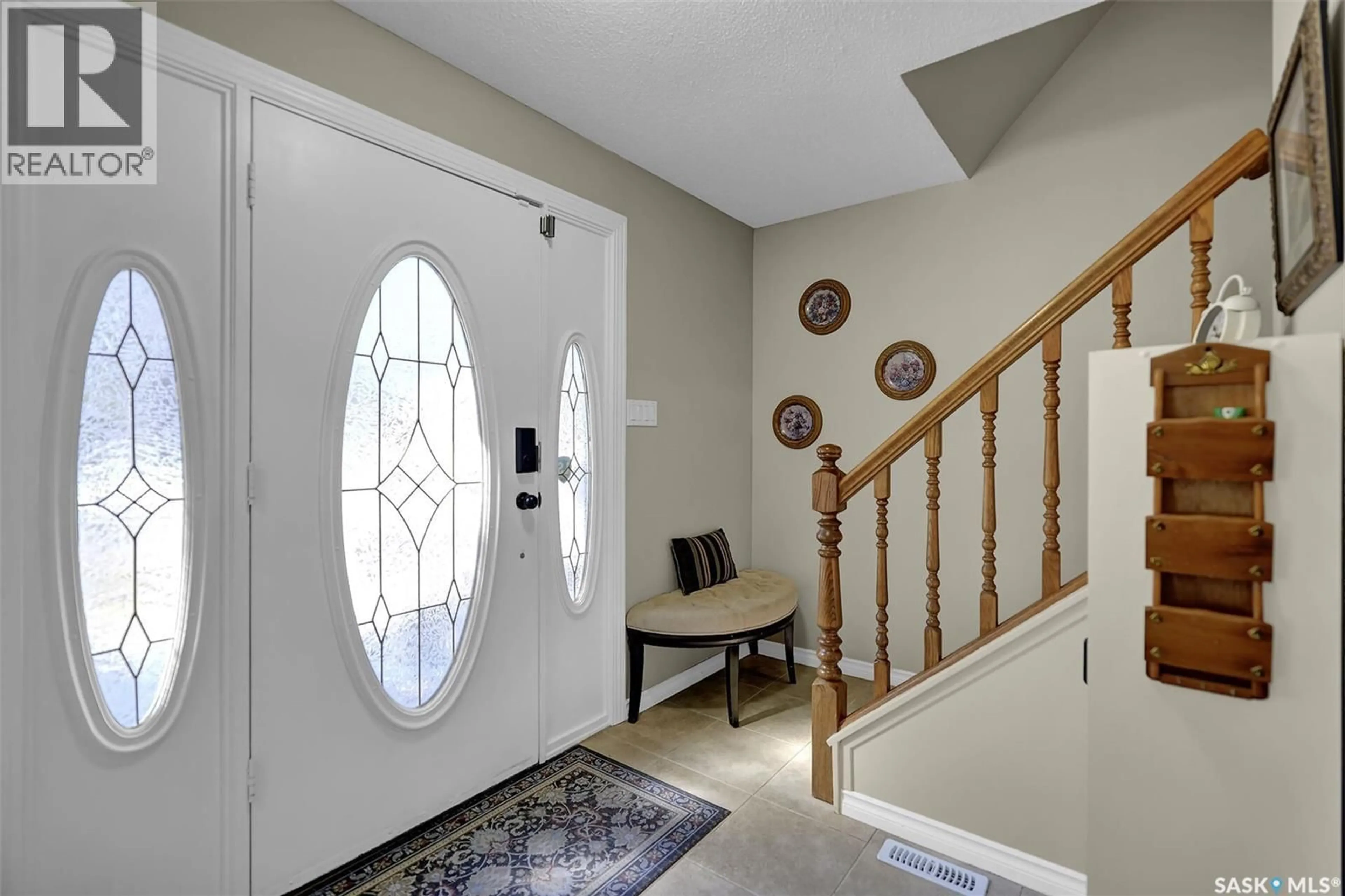 Indoor entryway for 1 CULLITON CRESCENT, Regina Saskatchewan S4S4J5