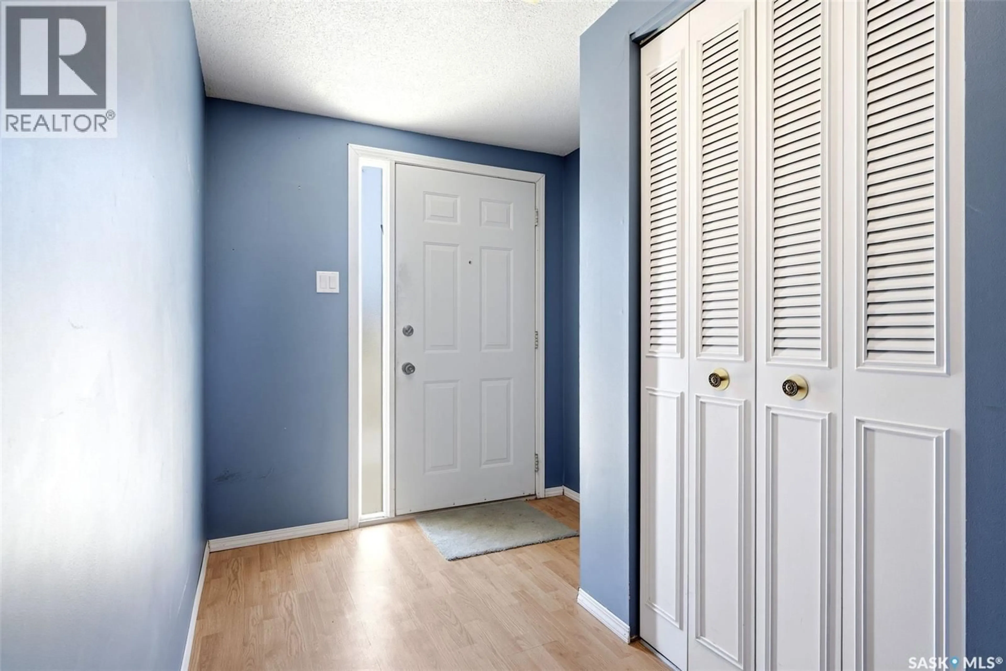 Indoor entryway for 104 LOCKWOOD ROAD, Regina Saskatchewan S4S3G2