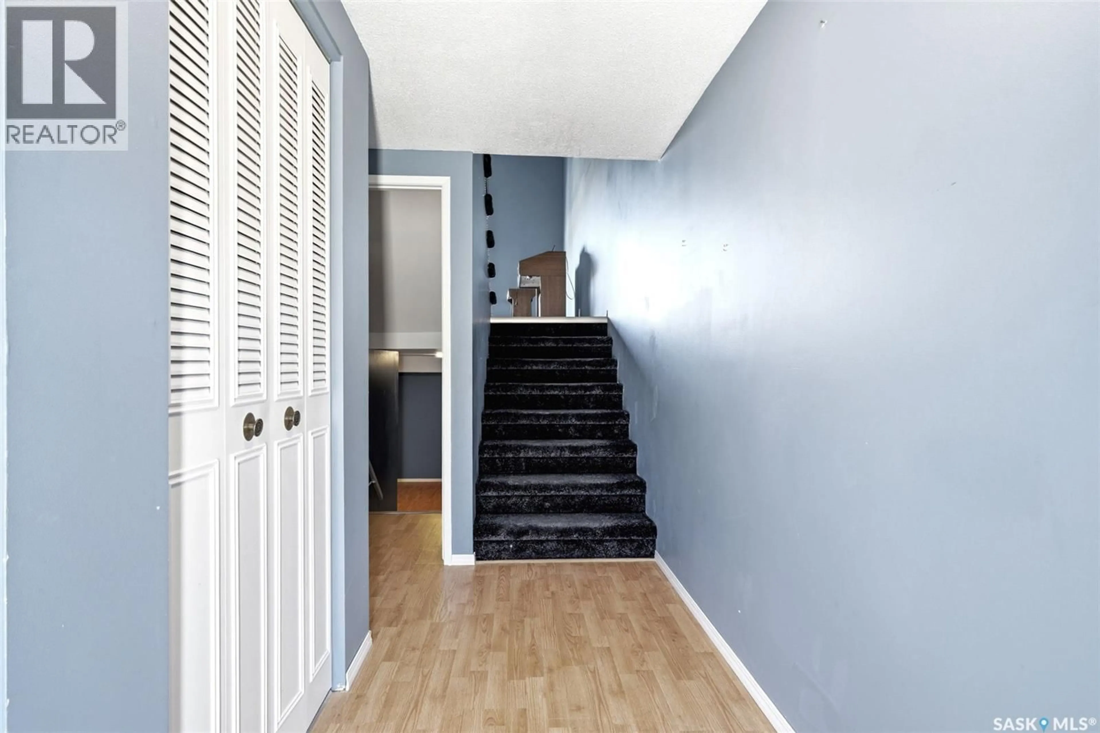 Indoor entryway for 104 LOCKWOOD ROAD, Regina Saskatchewan S4S3G2