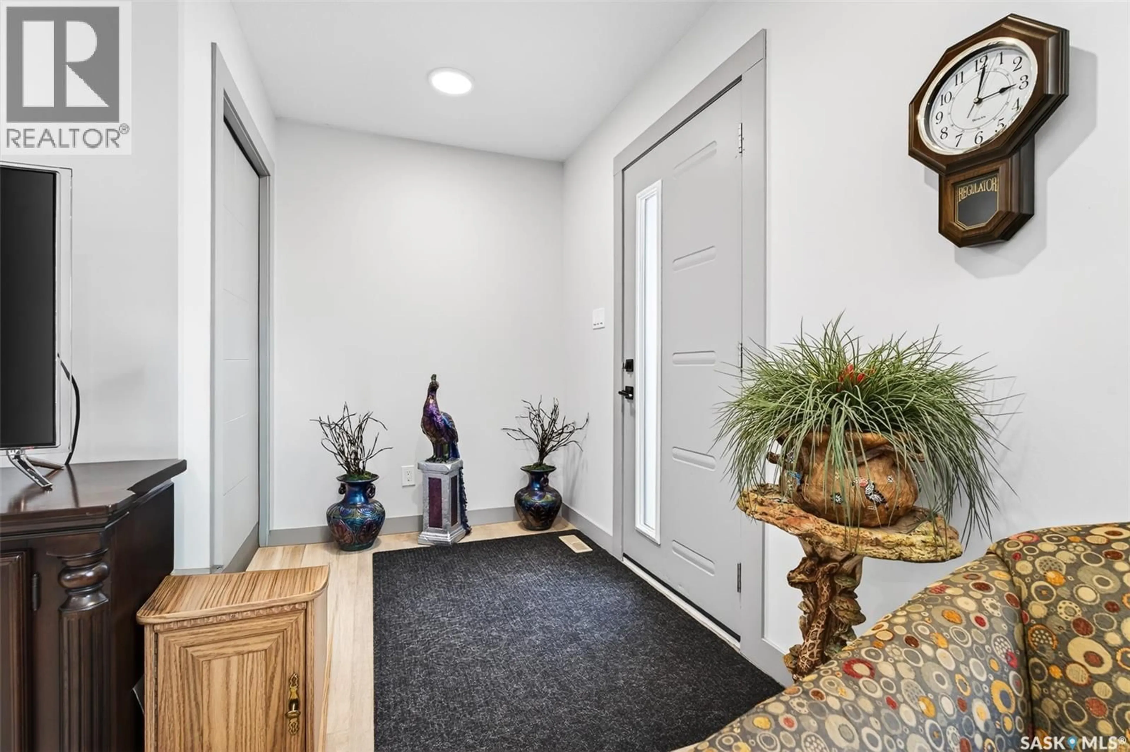 Indoor entryway for 1160 WILLOW AVENUE, Moose Jaw Saskatchewan S6H1G8