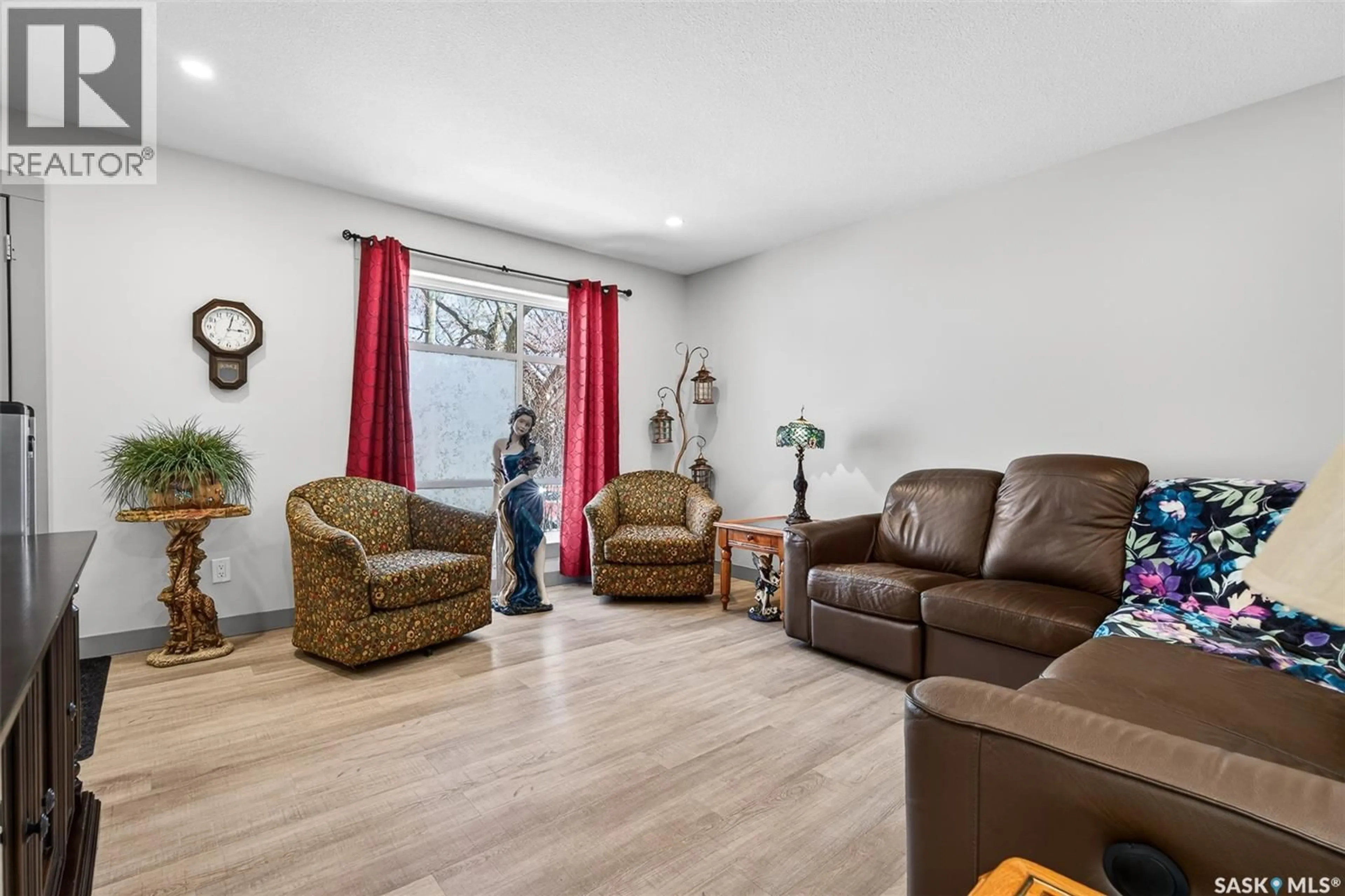 Living room with furniture, unknown for 1160 WILLOW AVENUE, Moose Jaw Saskatchewan S6H1G8