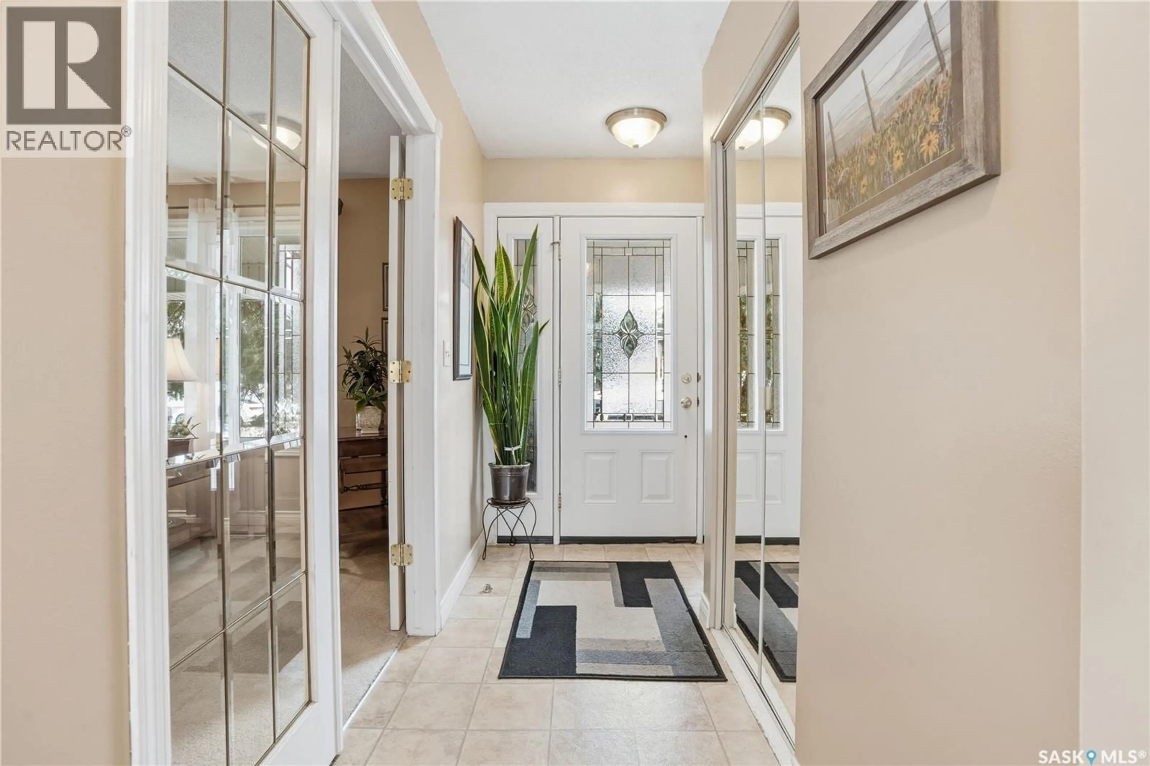 Indoor entryway for 4336 QUEEN STREET, Regina Saskatchewan S4S5V9
