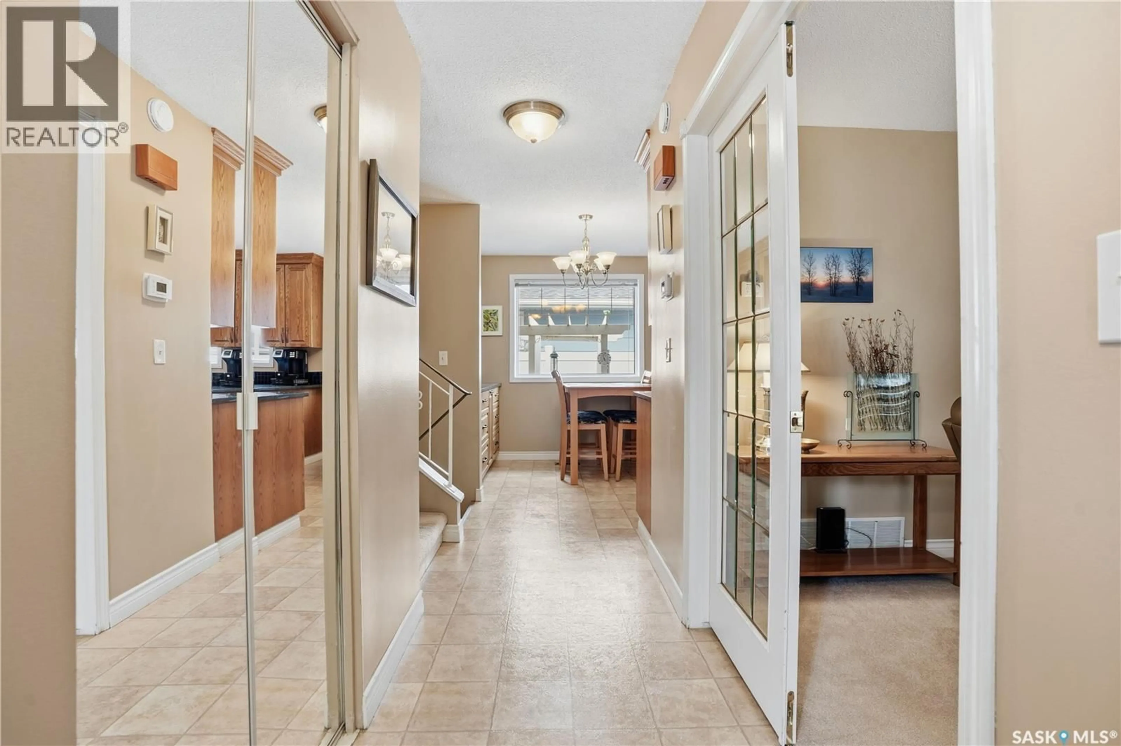 Indoor entryway for 4336 QUEEN STREET, Regina Saskatchewan S4S5V9