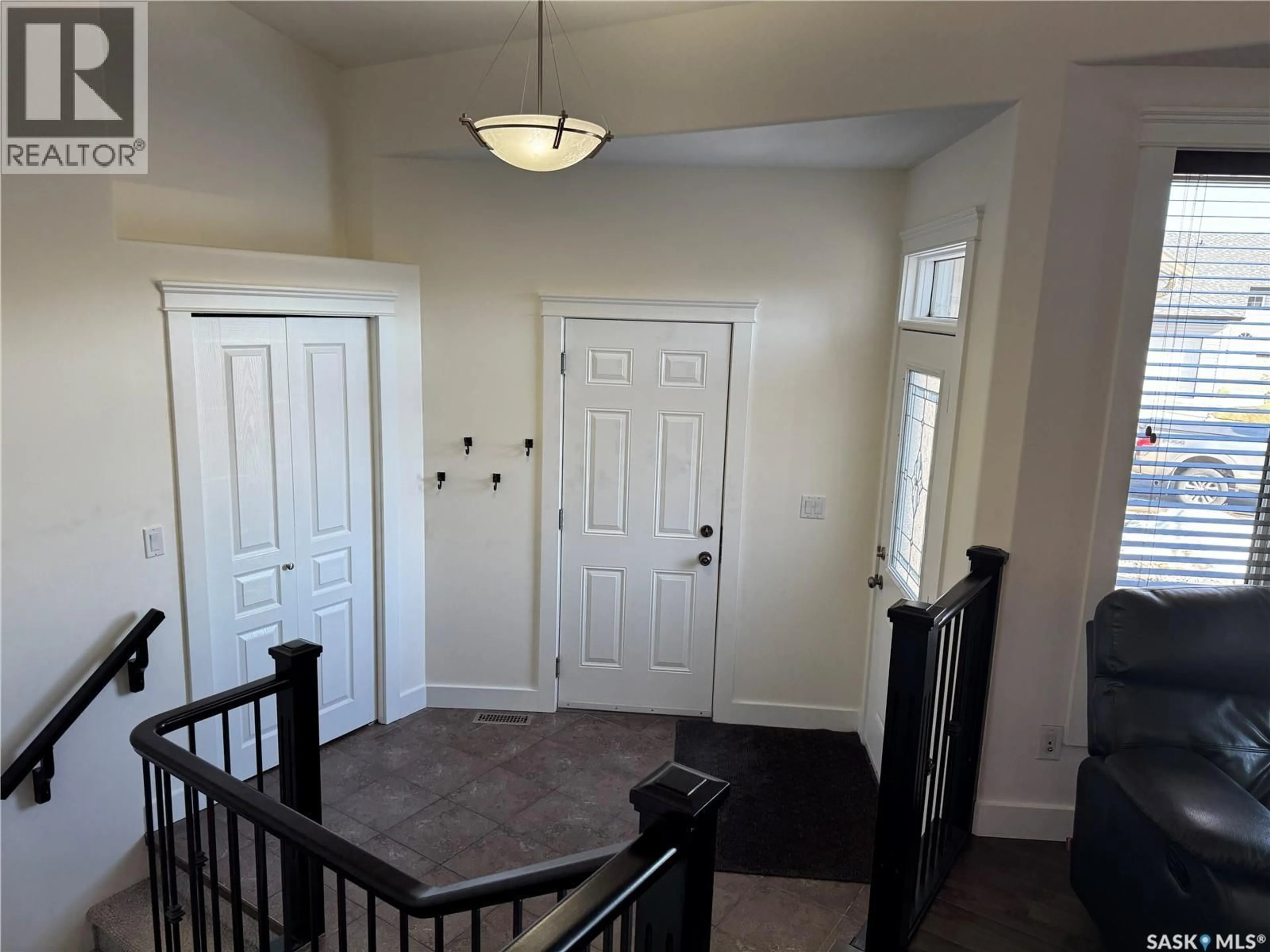 Indoor entryway for 1118 PATON LANE, Saskatoon Saskatchewan S7W0C1