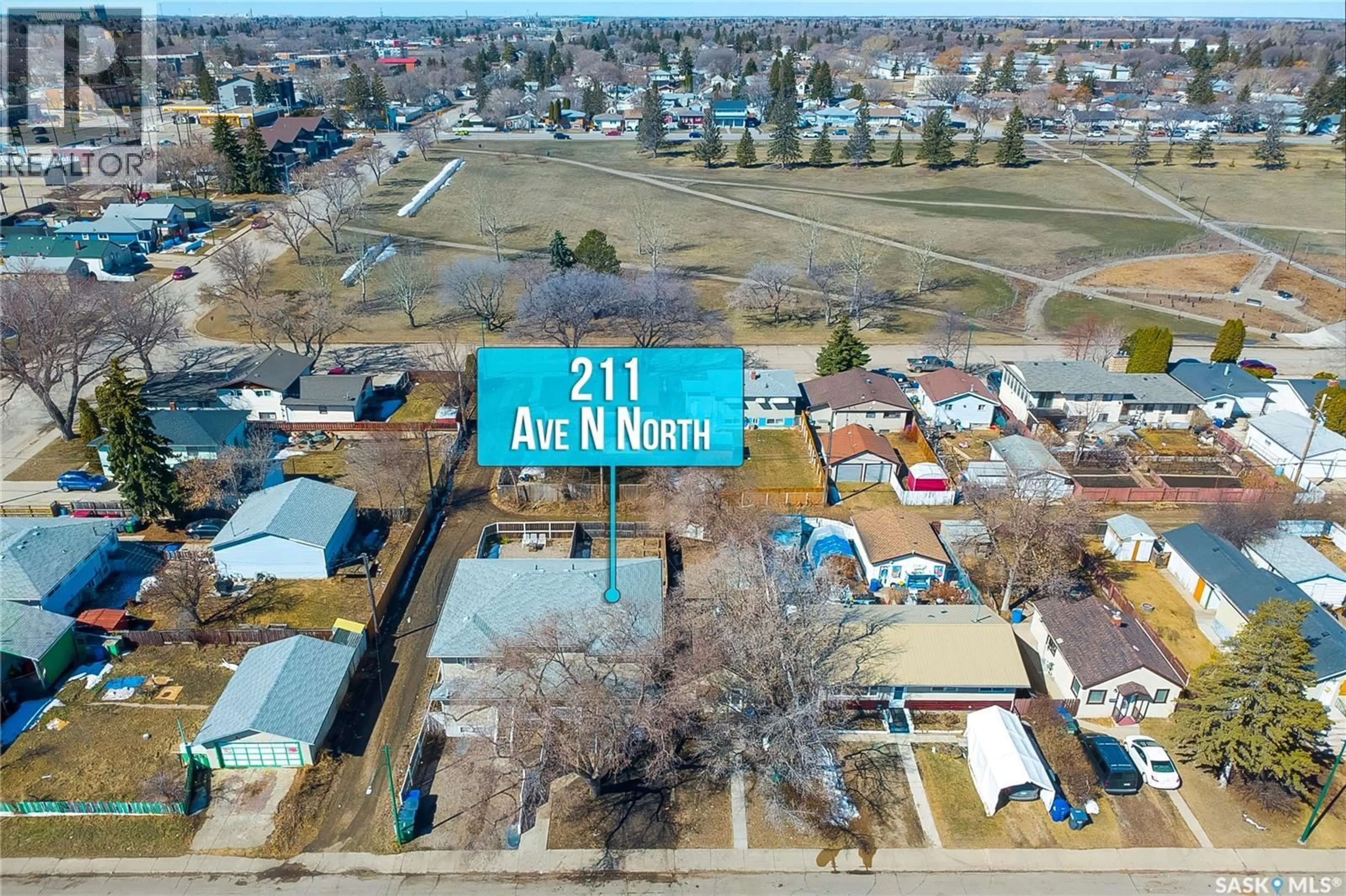 A pic from outside/outdoor area/front of a property/back of a property/a pic from drone, street for 211 N AVENUE N, Saskatoon Saskatchewan S7L2T2